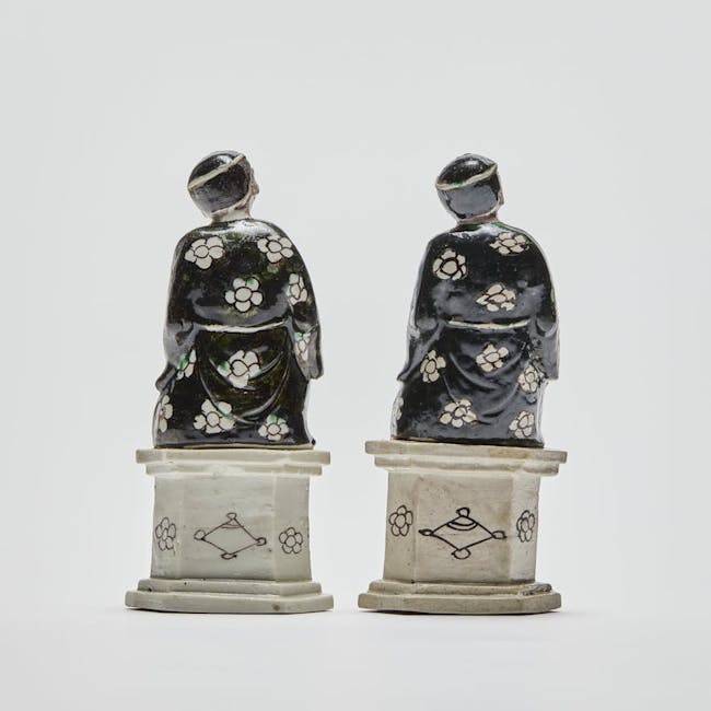 Chinese Famille Noire Porcelain Figures of Li Tieguai backside