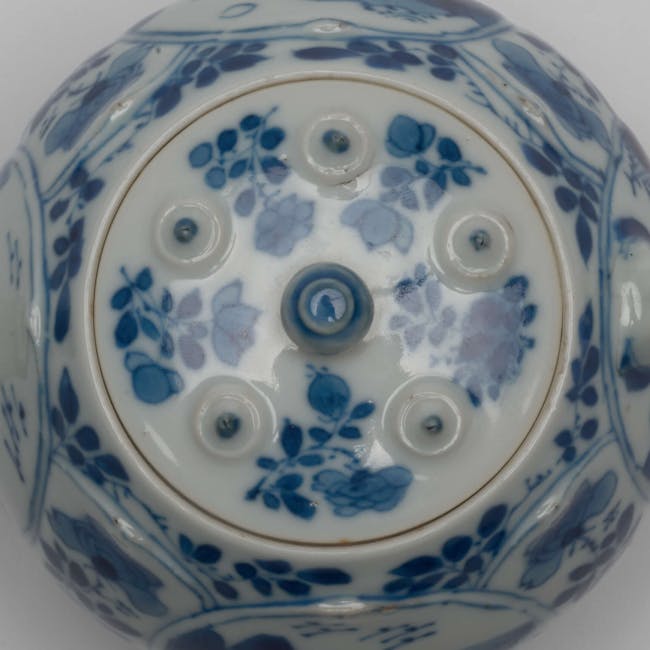 Chinese Blue White Porcelain Lotus Shaped Tea Pot 