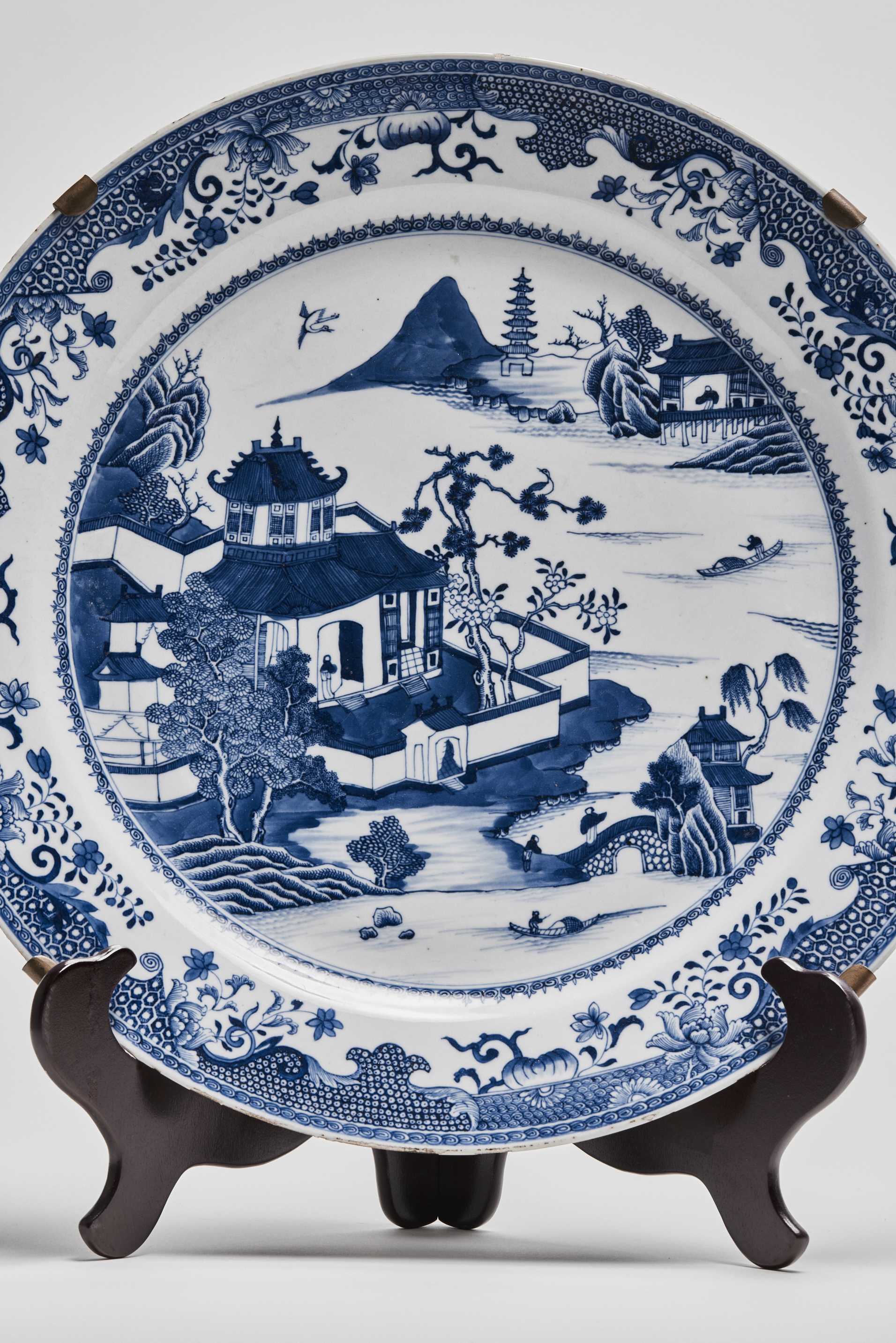 chinese blue and white porcelain garden pavilion scene