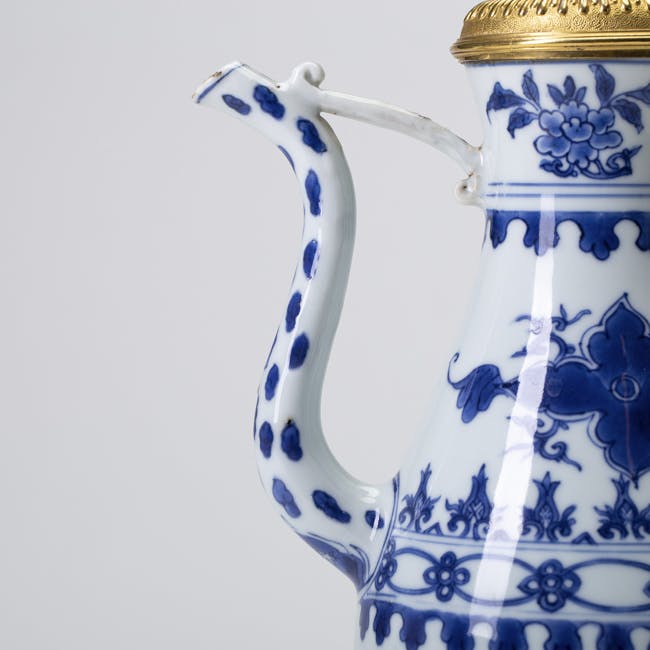 Chinese Blue and White Porcelain Ewer with Gilt Bronze Mount Cover, Transition period spout detail