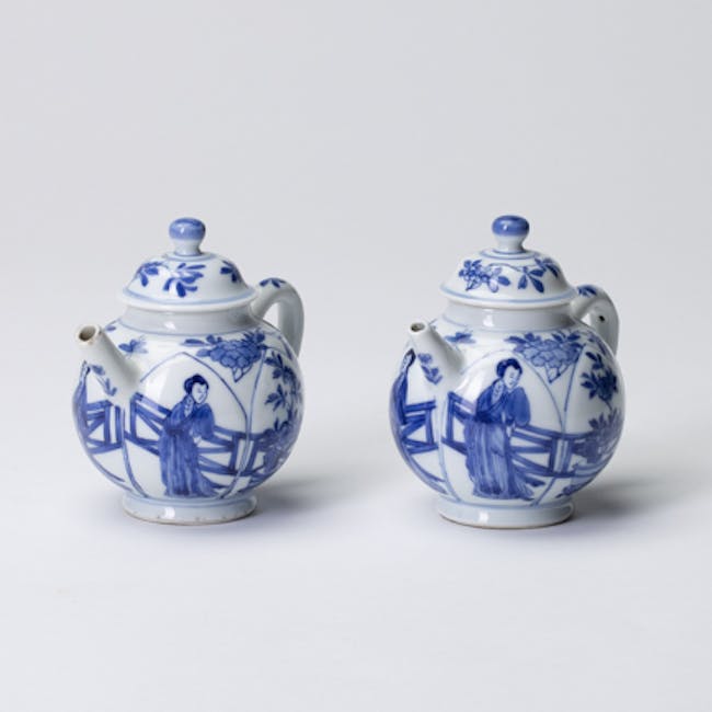Chinese blue White Porcelain Pair of Tea Pots depicting lady in garden kangxi period