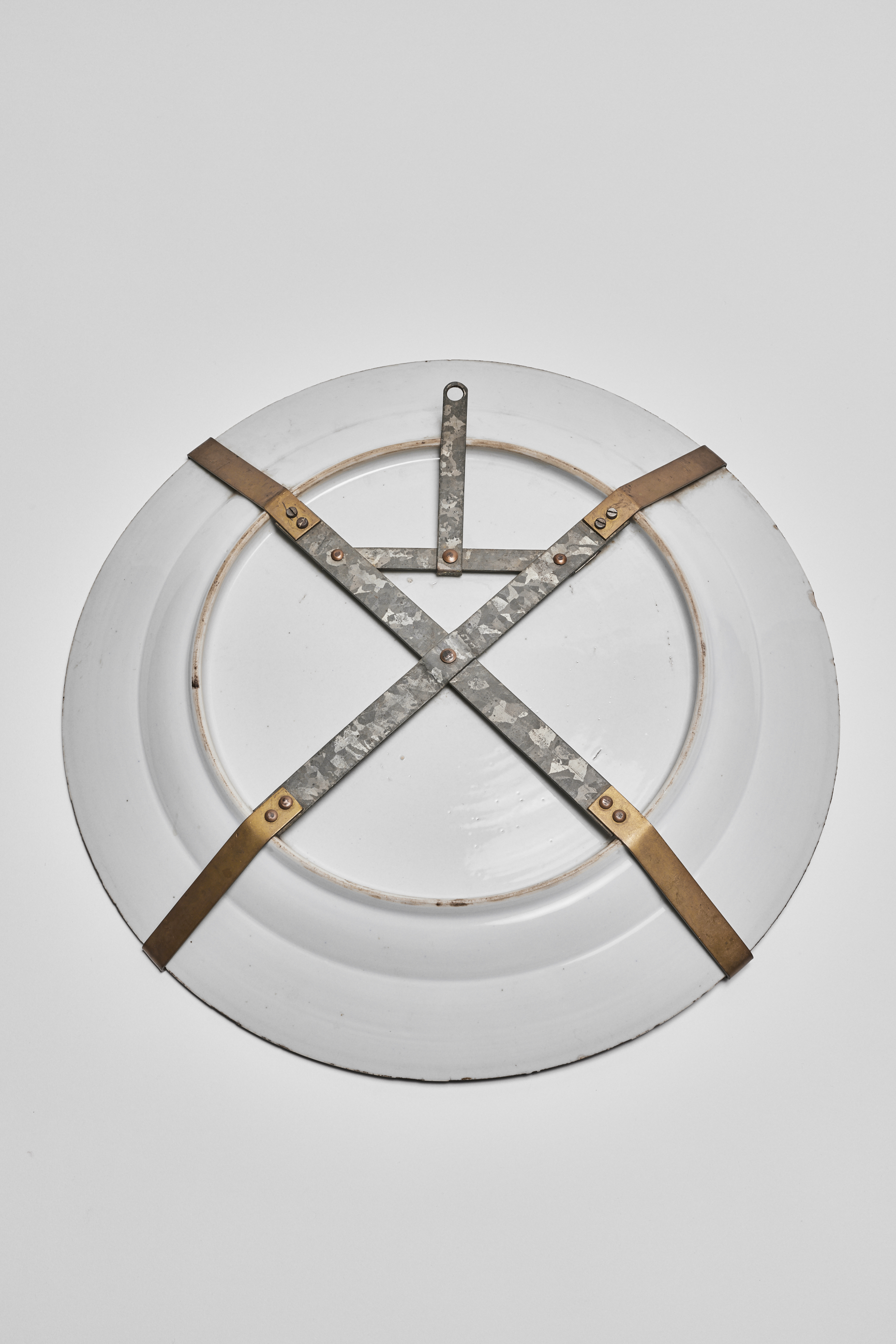 chinese blue and white porcelain charger underside