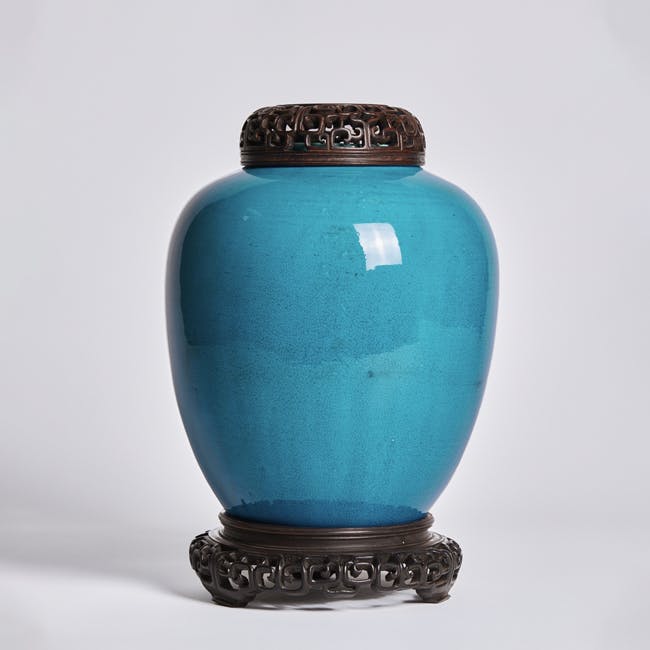 chinese turquoise glaze porcelain pot and wooden cover and foot