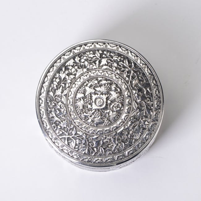 chinese silver box and cover from the 20th century