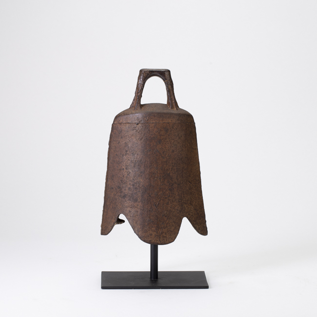china, chinese works of art, cast iron, cast iron bell, bell, song dynasty