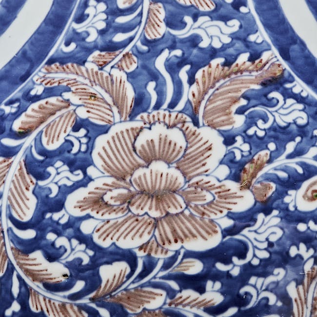 Pair of Monumental Double Gourd Vases & Covers detail flower