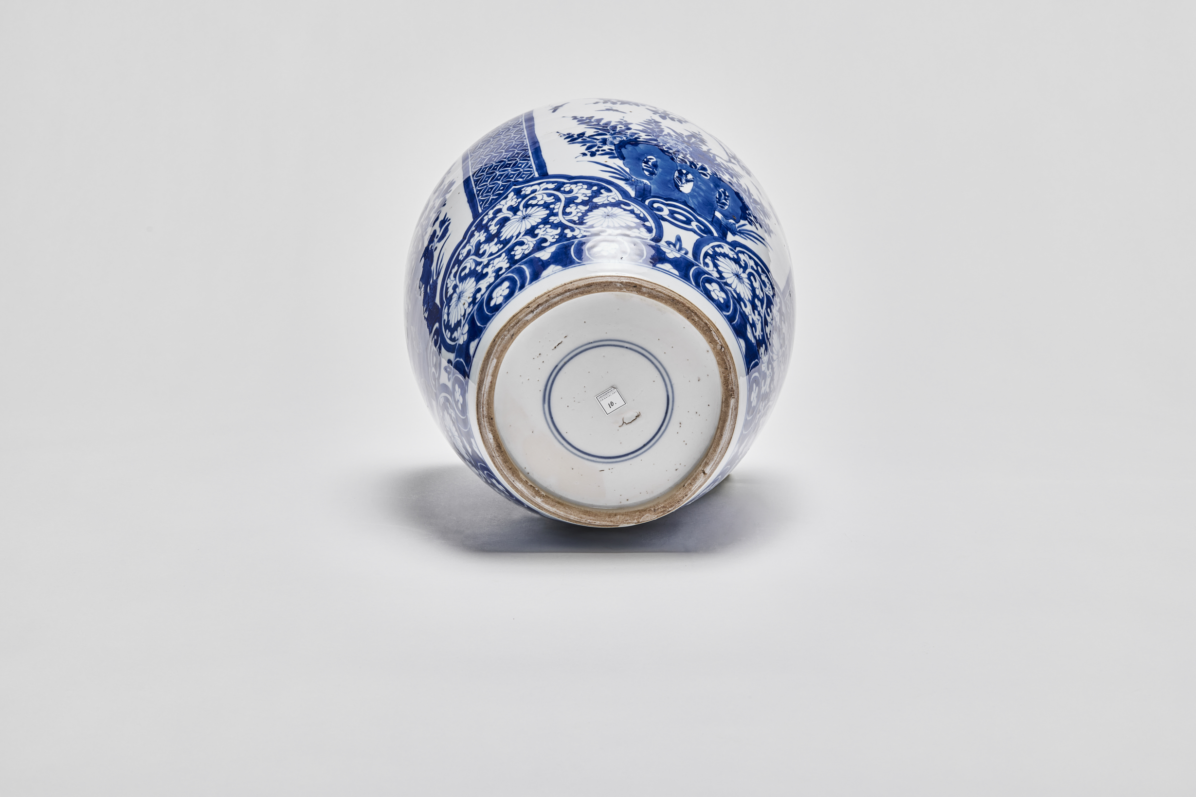 chinese blue white porcelain garniture underside jar