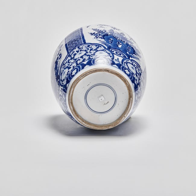 chinese blue white porcelain garniture underside jar