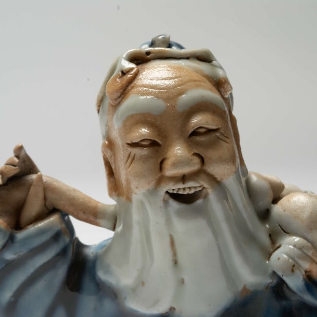 Chinese Coloured Porcelain Set of Two Figures detail man