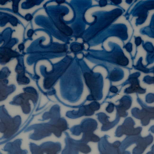 blue white porcelain pot and cover from the kangxi period in china
