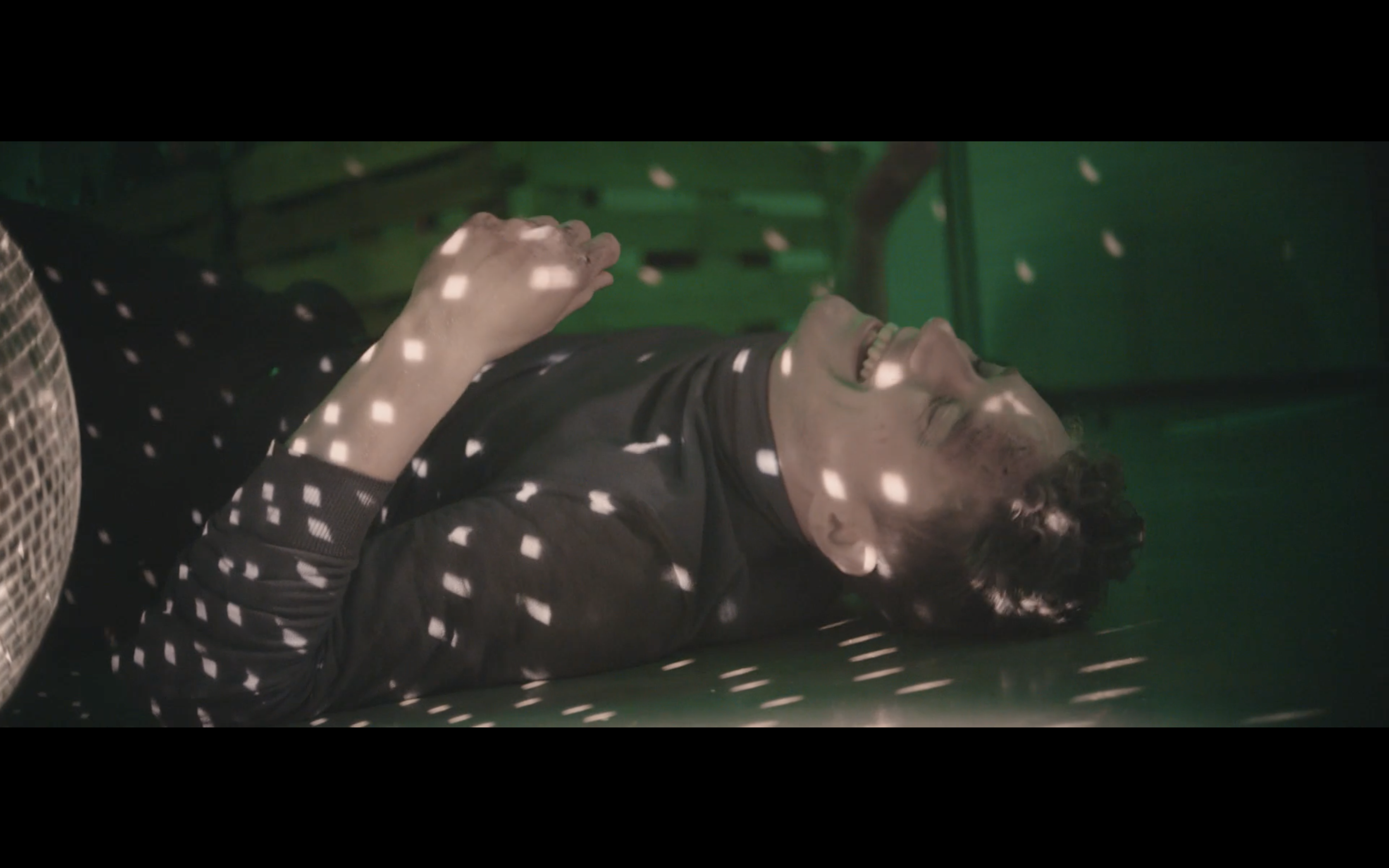 Elias Gould - Älä anna mulle piiskaa