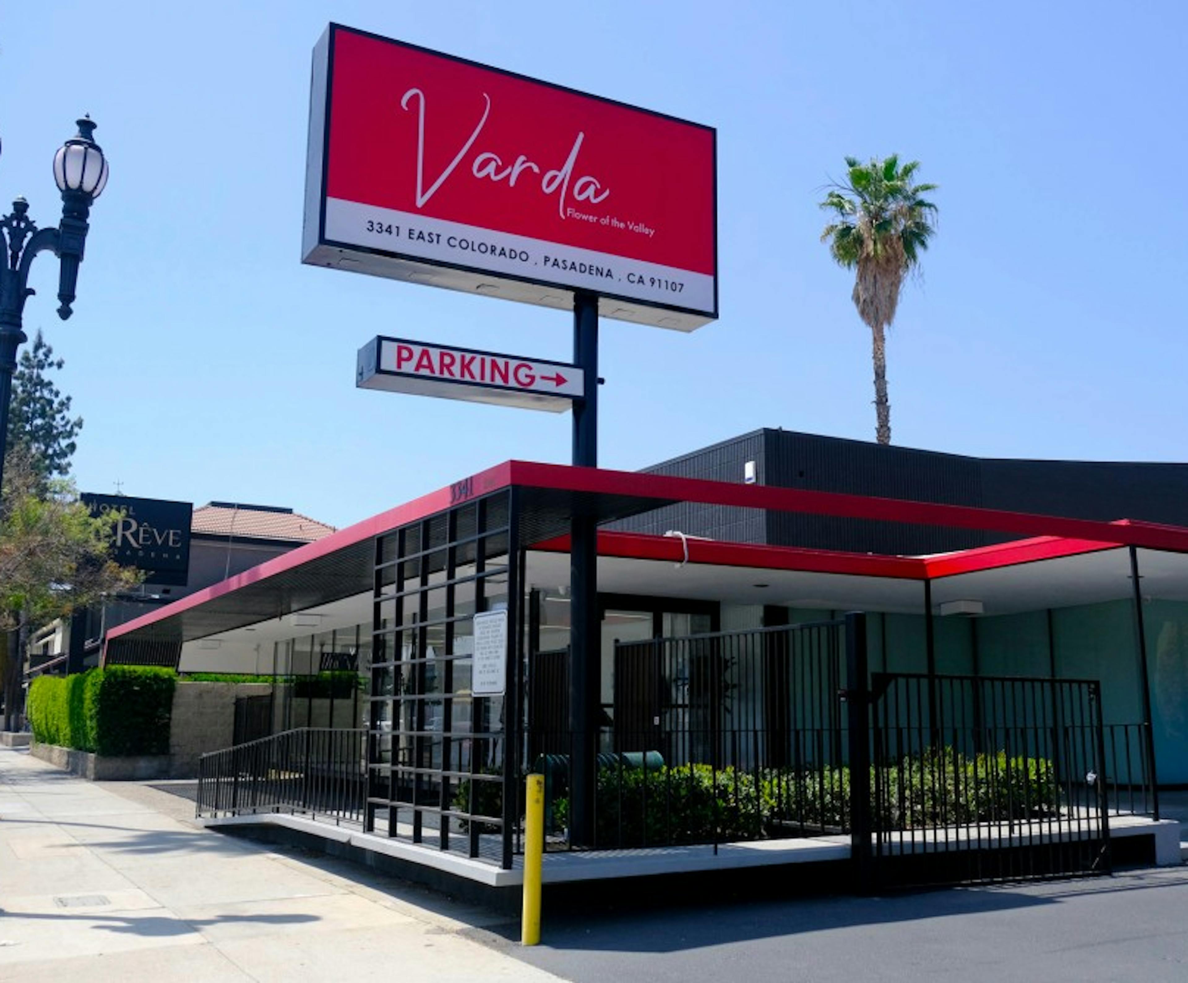 Varda Outside