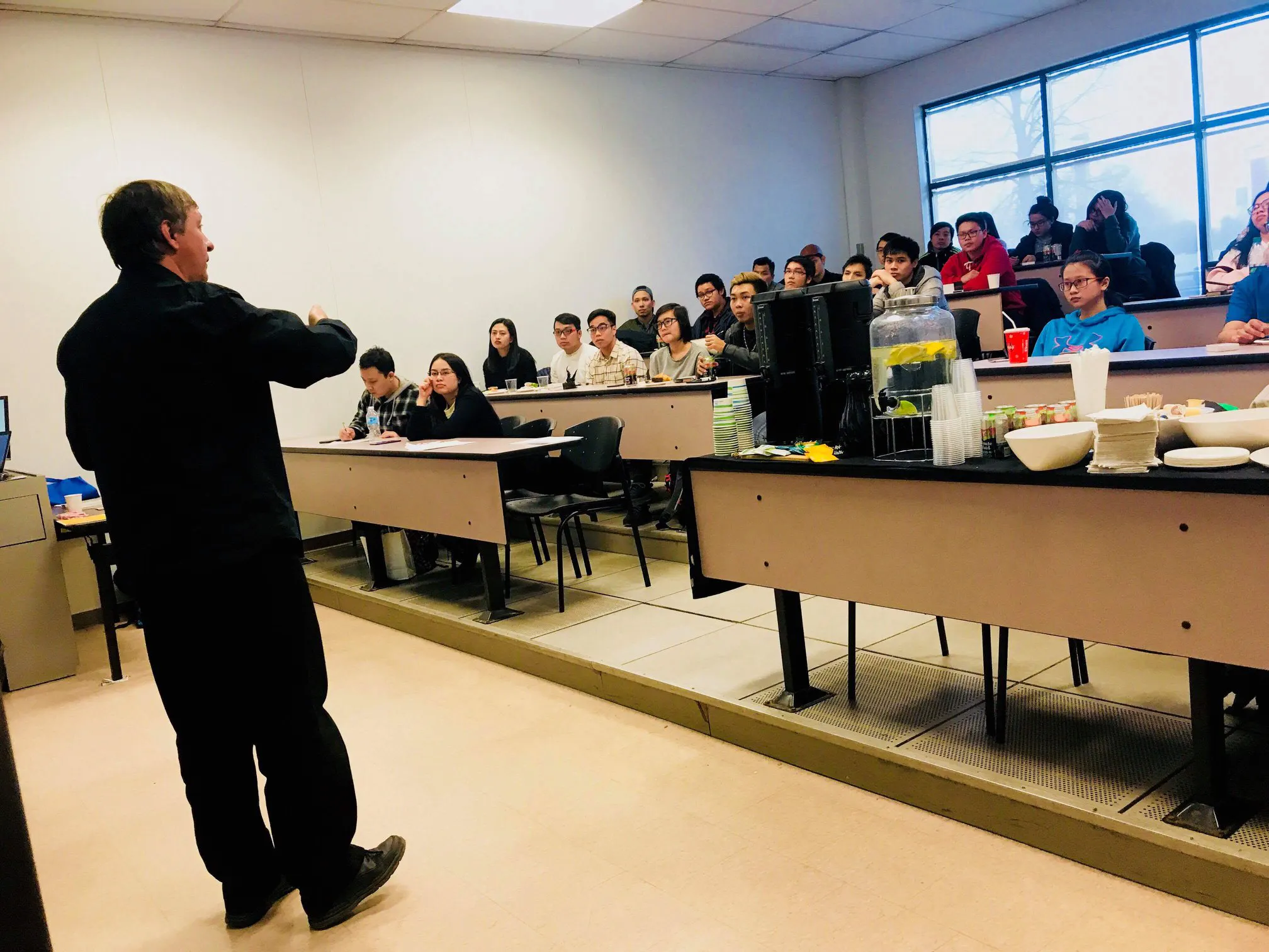 Missing alternative text