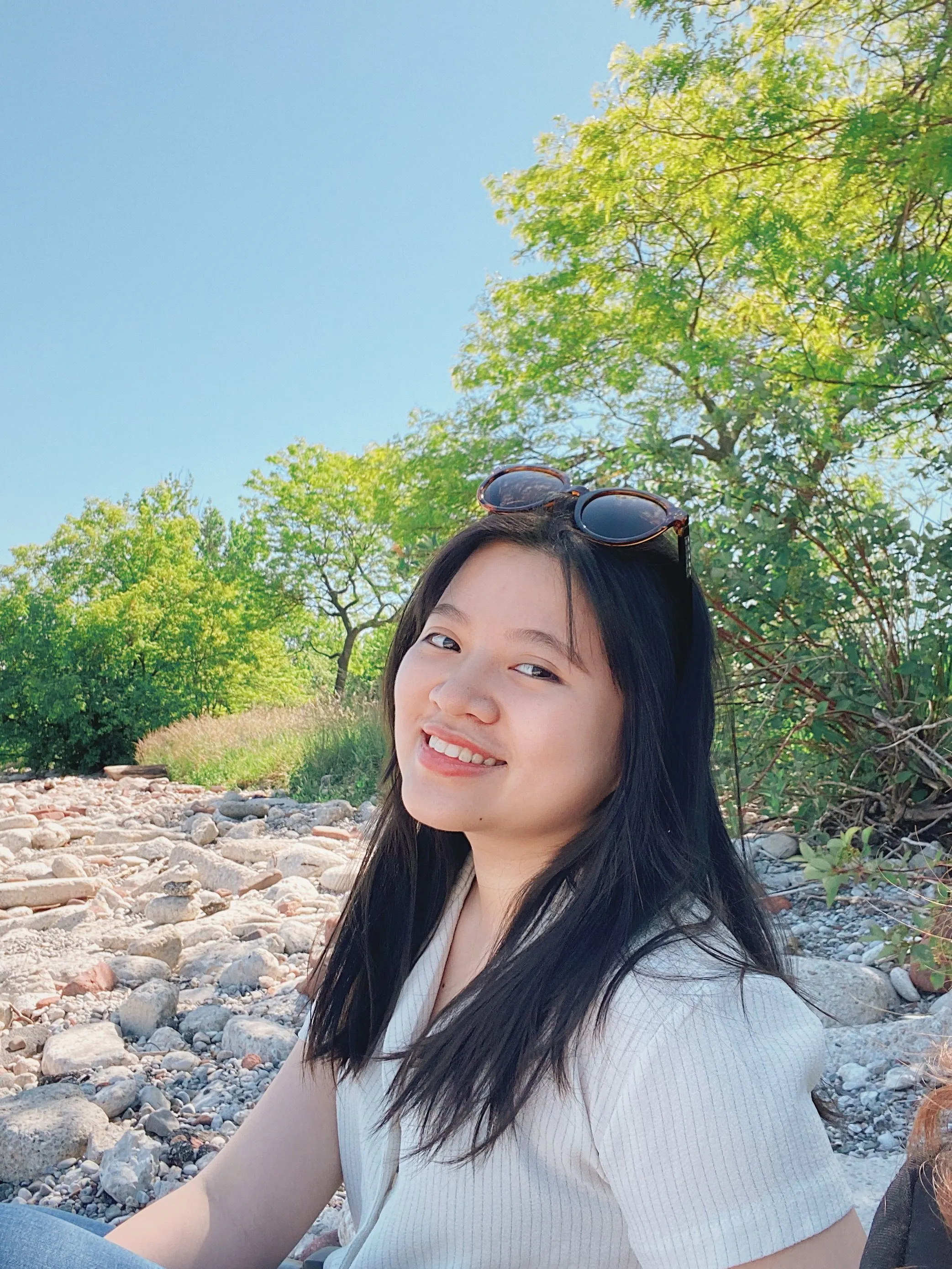 Missing alternative text