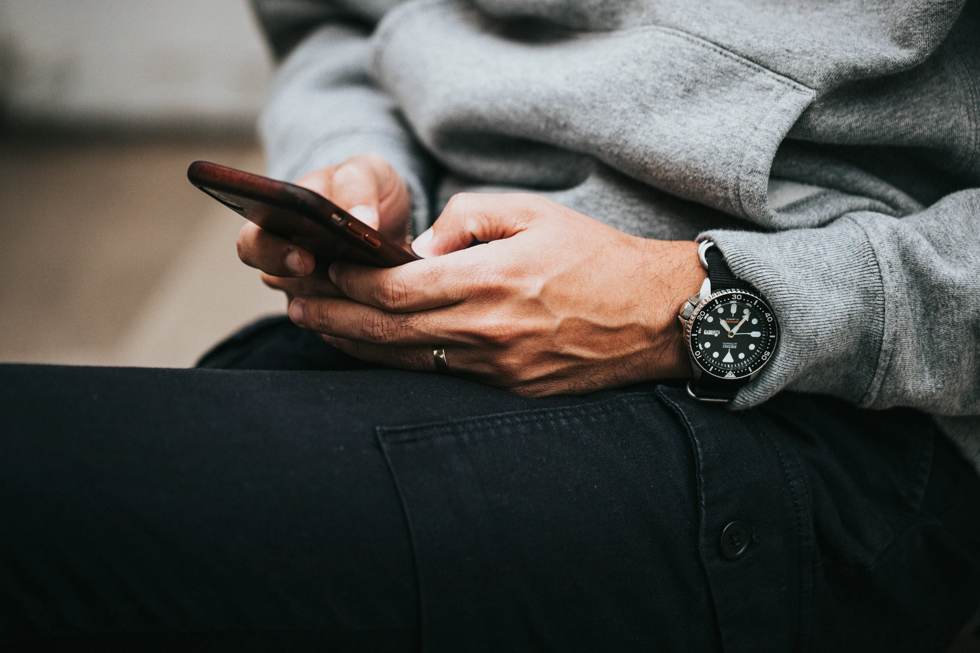 A person trading on an automated crypto app on a smartphone — when an app-only platform may be the better fit