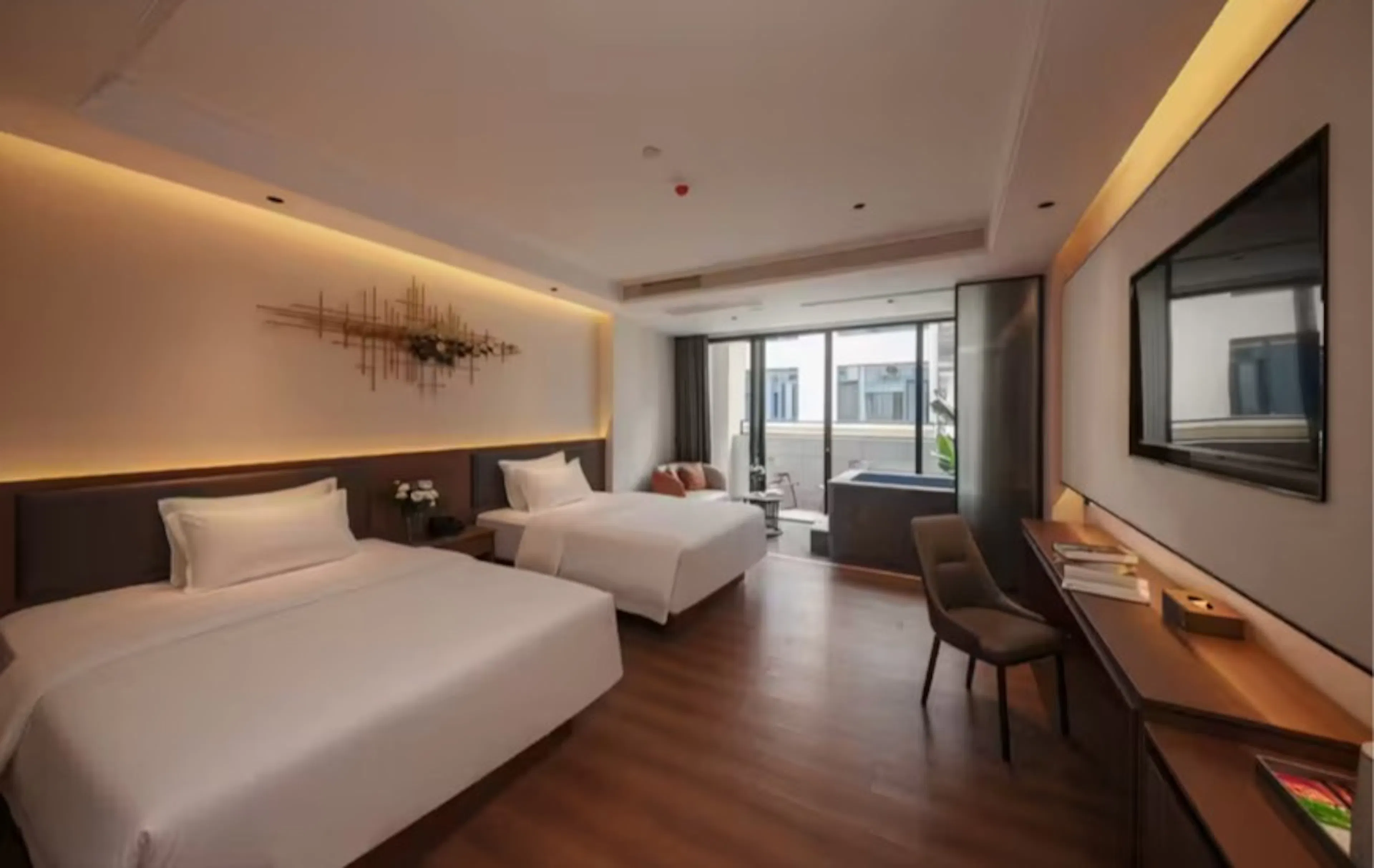 Mile Hotel image 1
