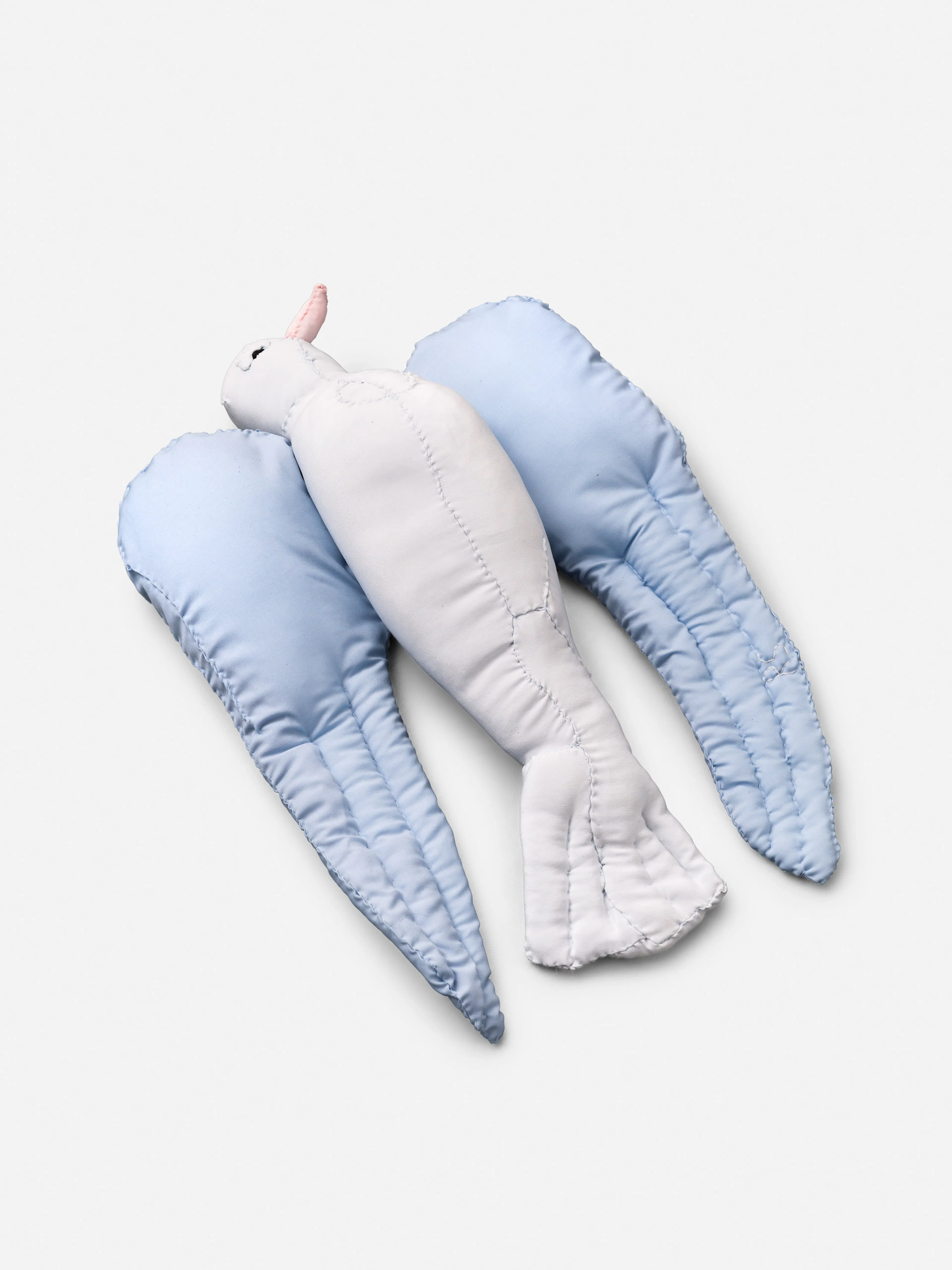 RAPHAELA SIMON
Taube (Pigeon), 2026
Fabric, cotton wool
6 ¾ x 25 x 15 ¾ inches
17 x 63 x 40 cm
SIMS-43