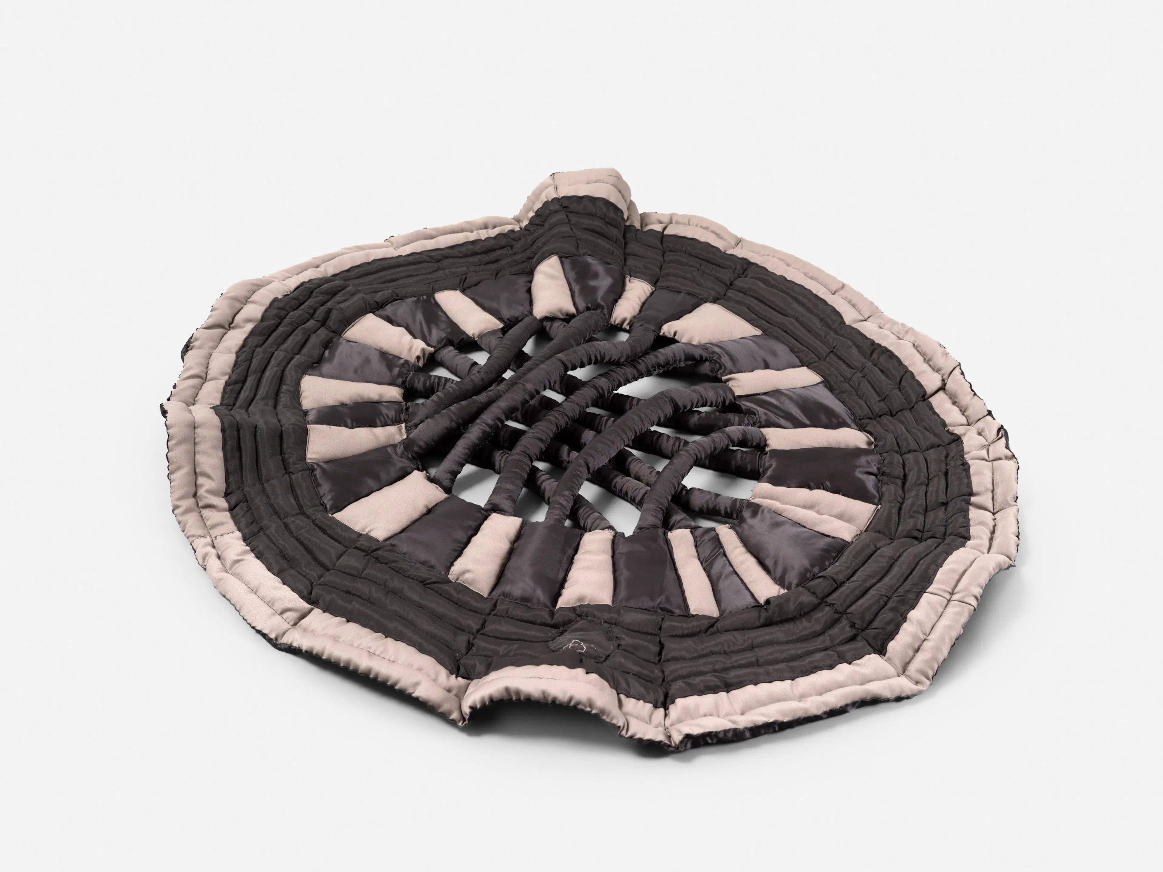 RAPHAELA SIMON
Gulli (Storm Drain), 2026
Fabric, cotton wool
2 x 37 ½ x 33 ½ inches
5 x 95 x 85 cm
SIMS-41