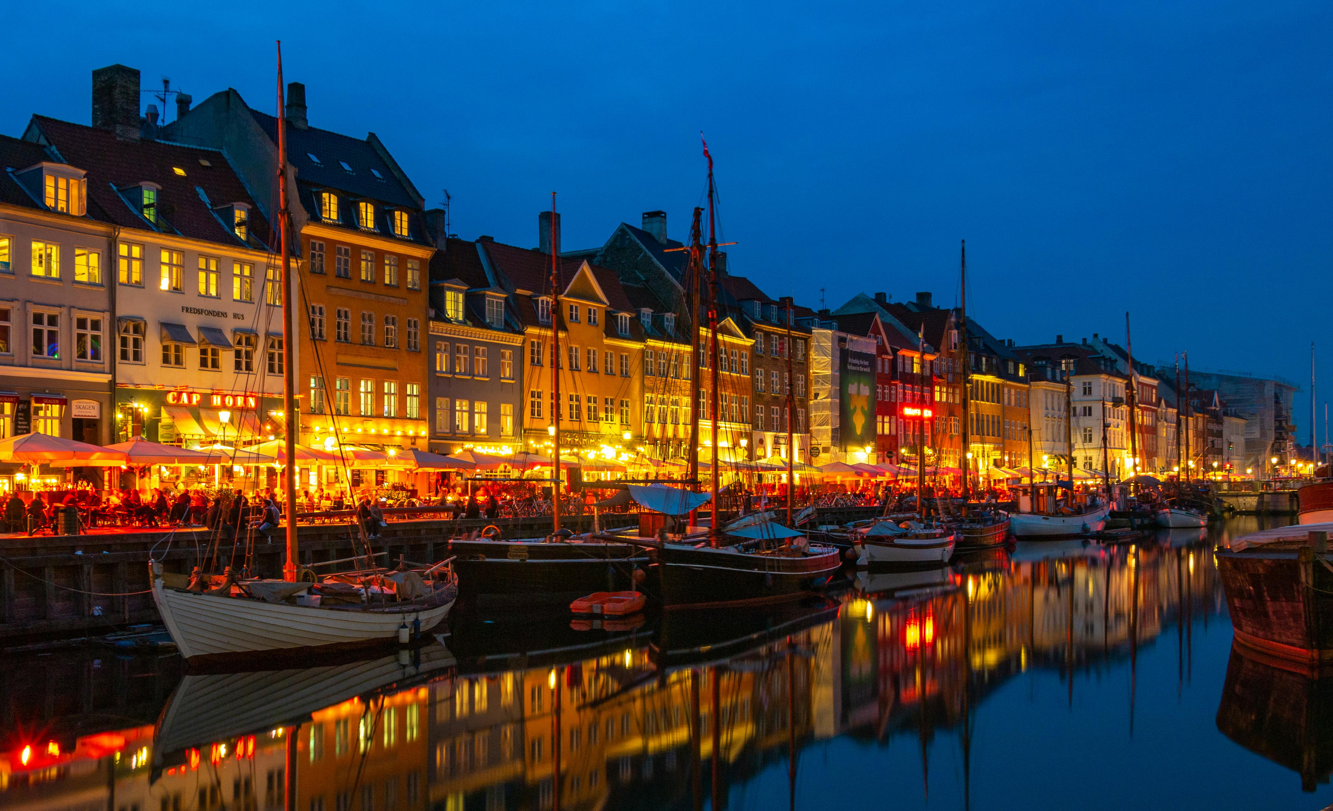 Hvis man går i byen i Indre By i København kan man møde en af kommunens nye tryghedsvagter på gaden. Foto: Brunocoelhopt, iStock