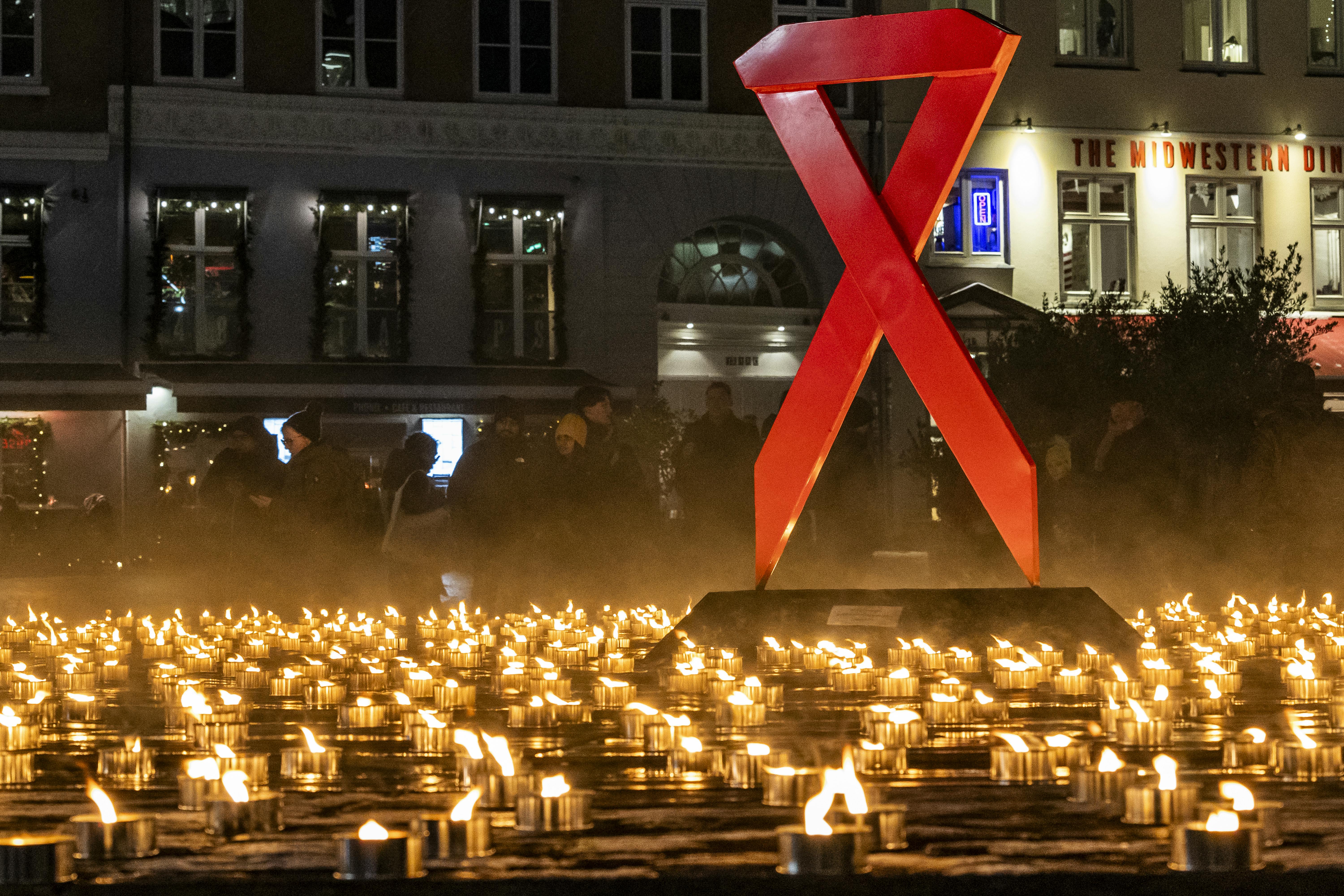 Tusindvis af lys er tændt for at mindes World Aids Day, der afholdes hvert år den 1. december. Foto: AIDS-Fondet/Kaare Smith