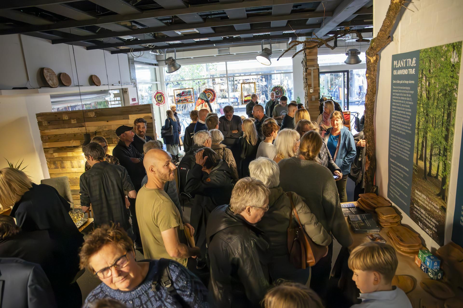 Der var fuldt hus til åbningen af huset for bæredygtig handling i Randers. Foto: Randers Kommune