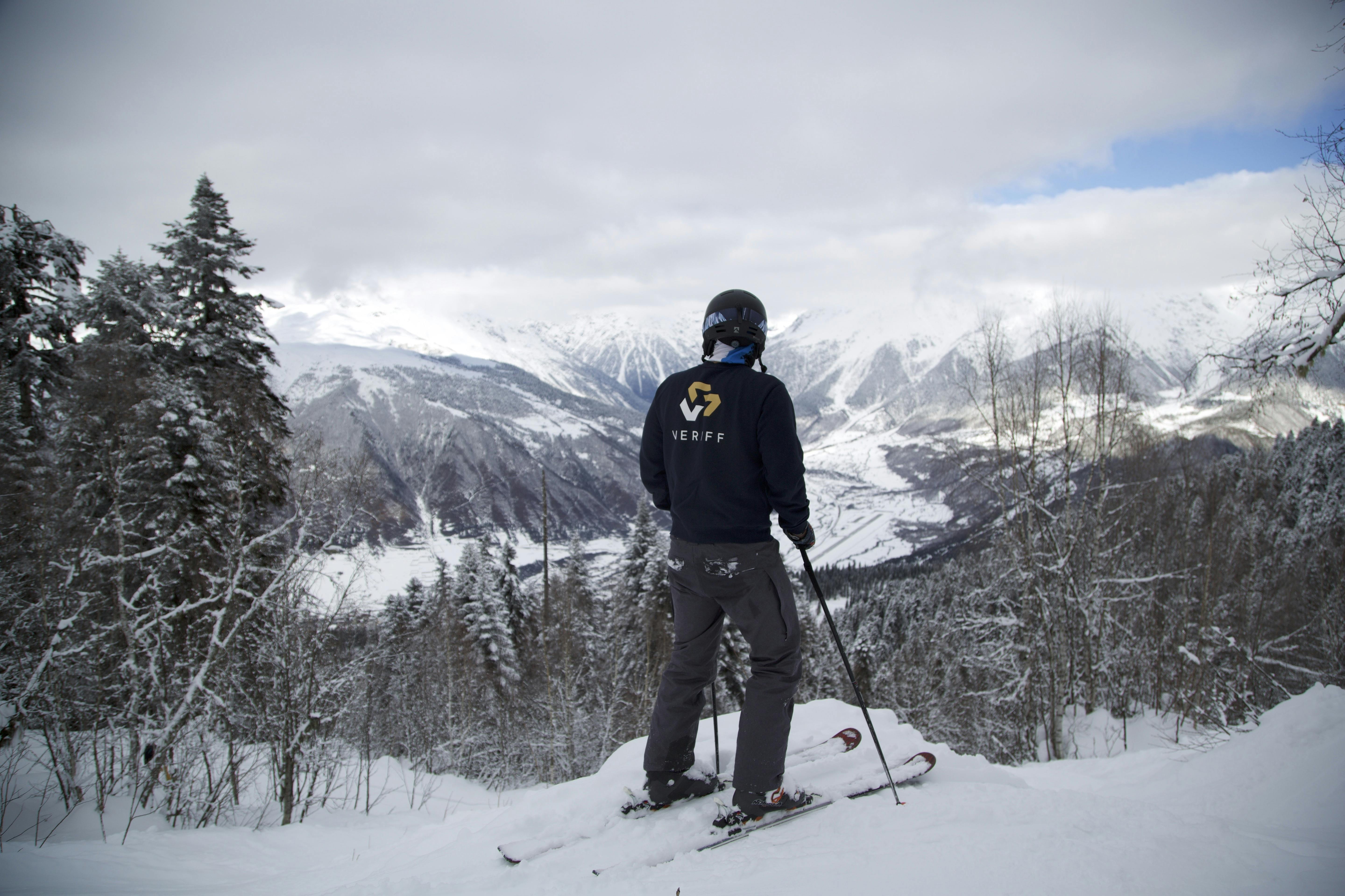 Veriff team member skiing