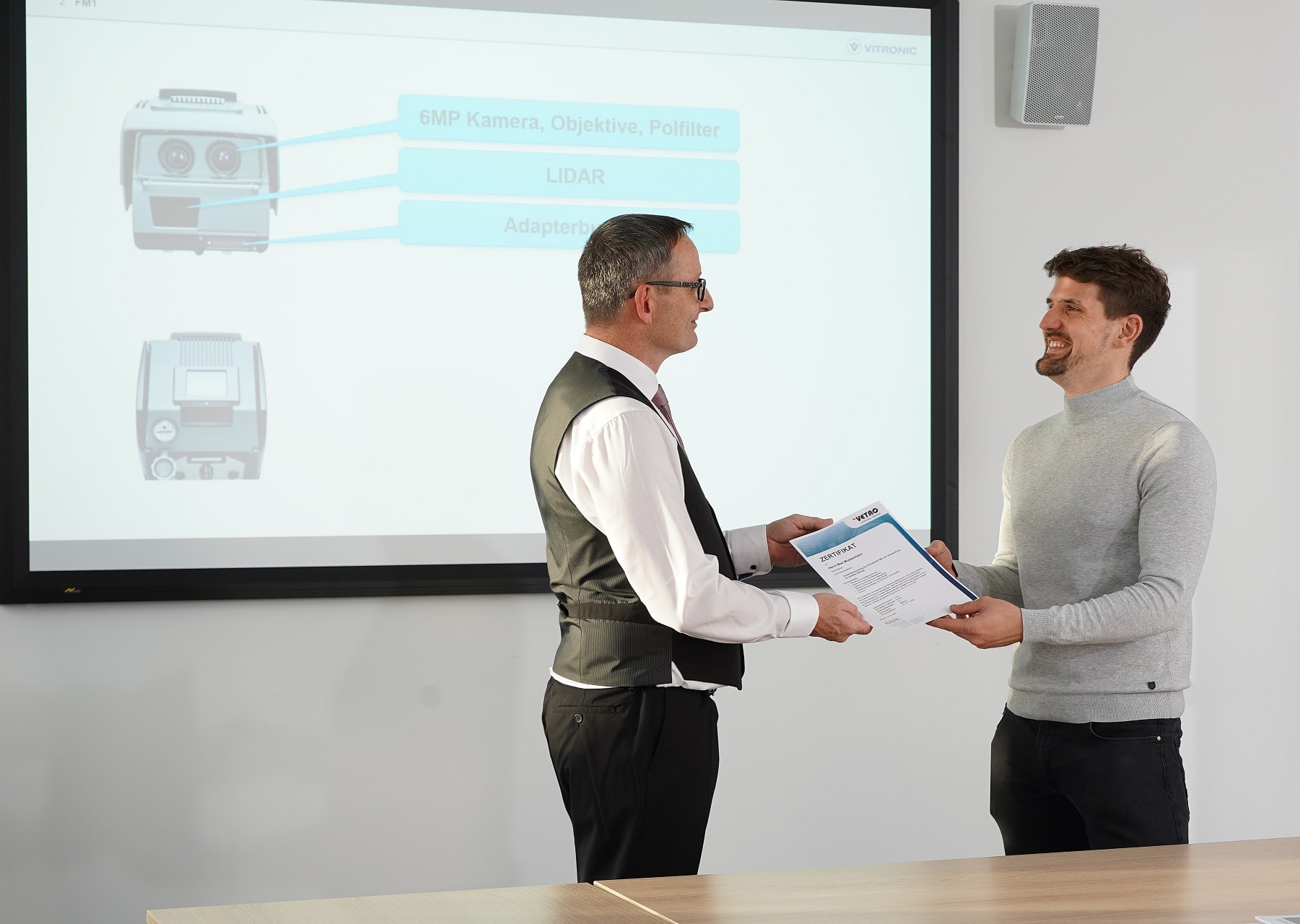 Jeder Teilnehmer einer POLISCAN Anwenderschulung erhält ein Zertifikat.