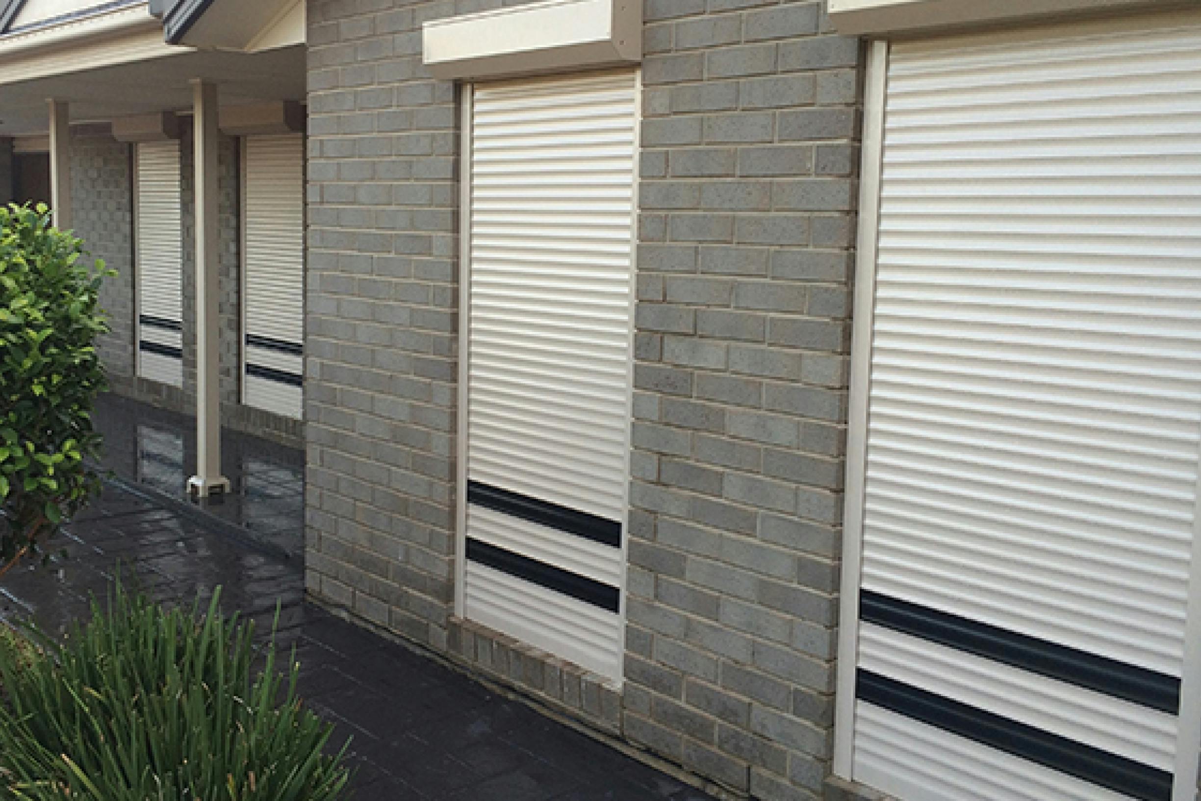 Residência com persianas externa instalada