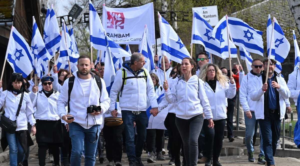 At Auschwitz, Holocaust survivors and delegations participate in the 35th March of the Living