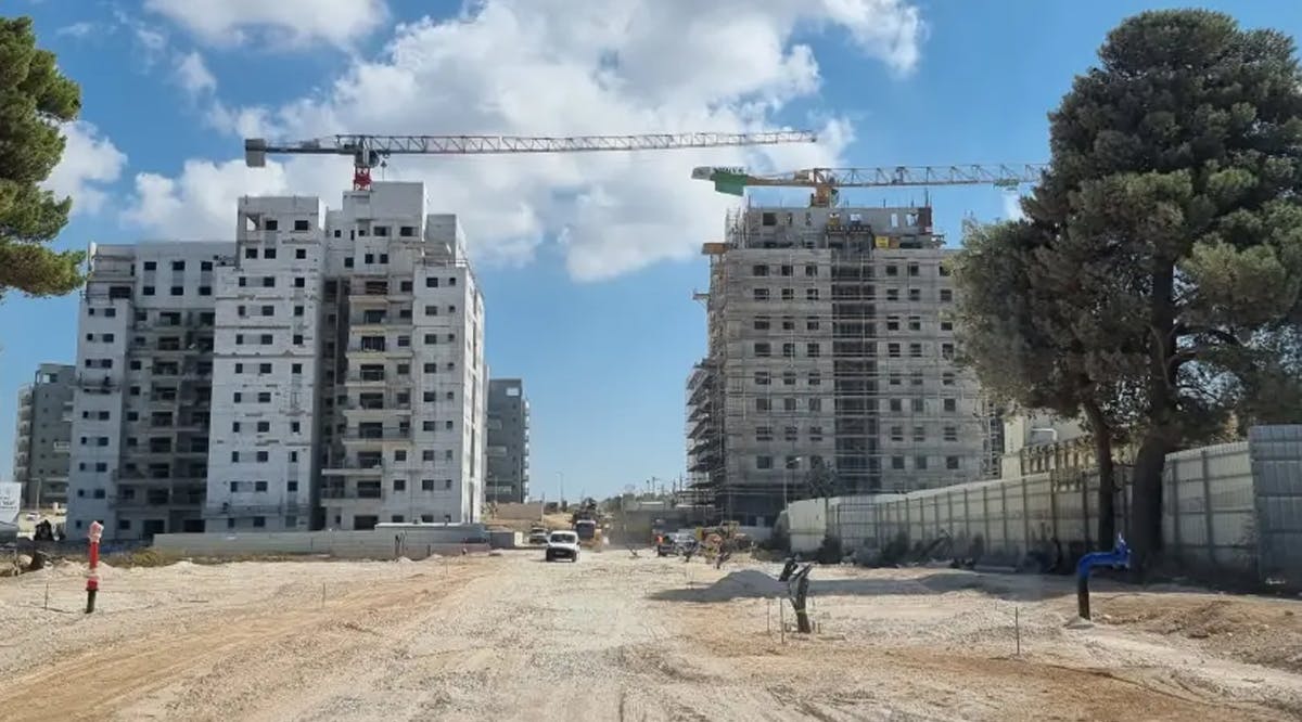 300 housing units being built in Beit El in the West Bank