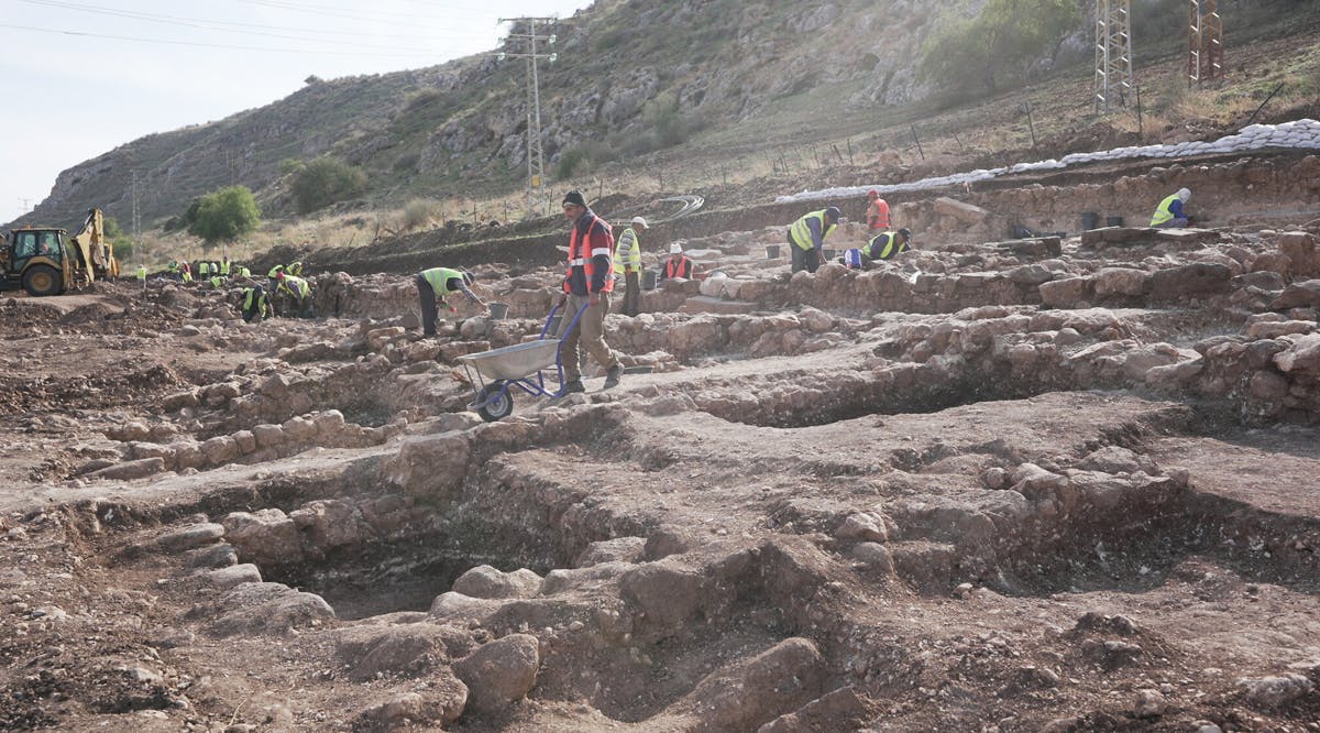 Remains of a 2,000-year-old syngagogue found in Migdal