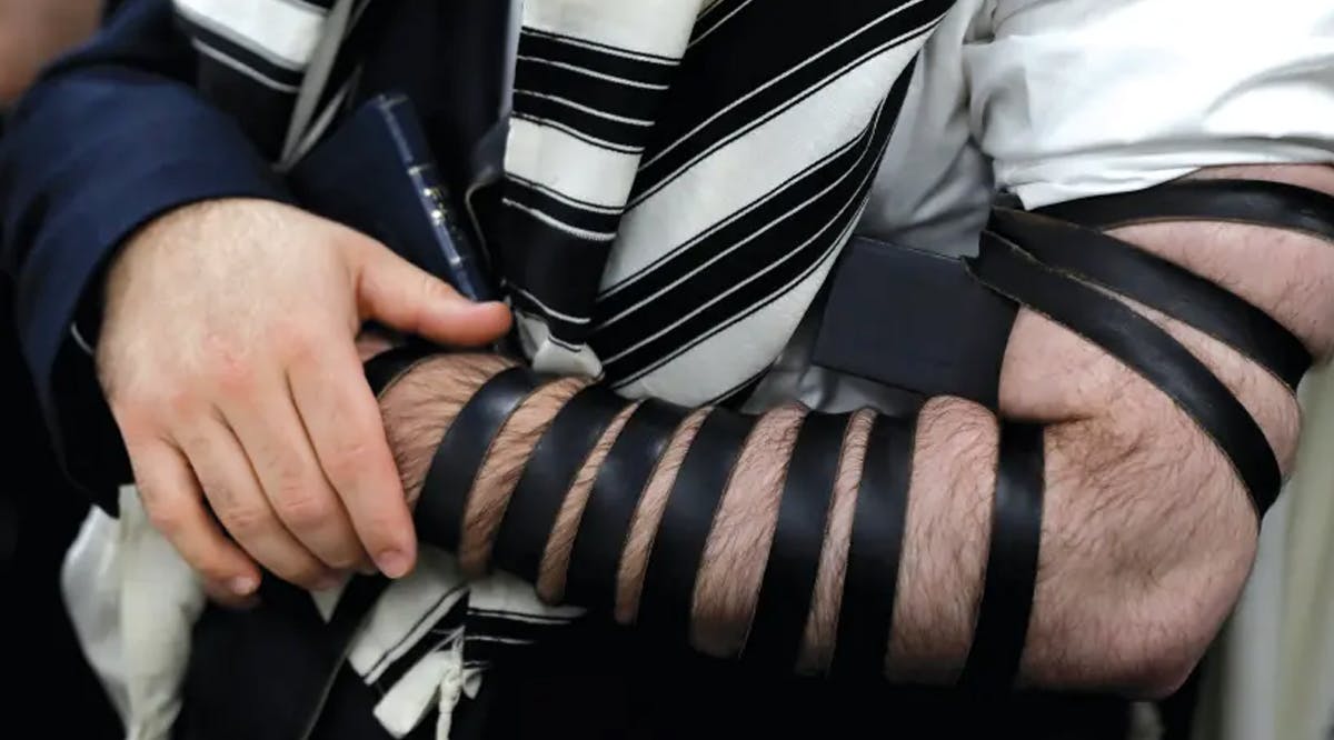 Man wearing tefillin