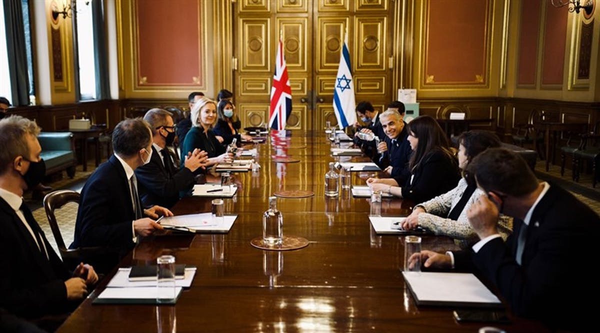 Yair Lapid and Elizabeth Truss at the meeting