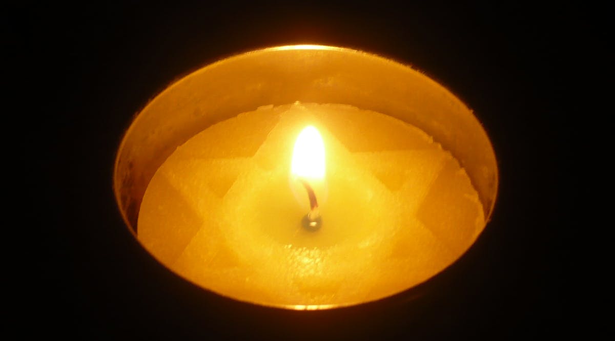 Yom Hashoah candle