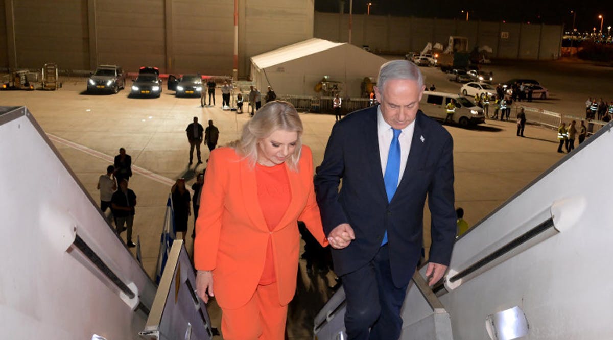 Prime Minister Benjamin Netanyahu and his wife Sarah take off for the USA