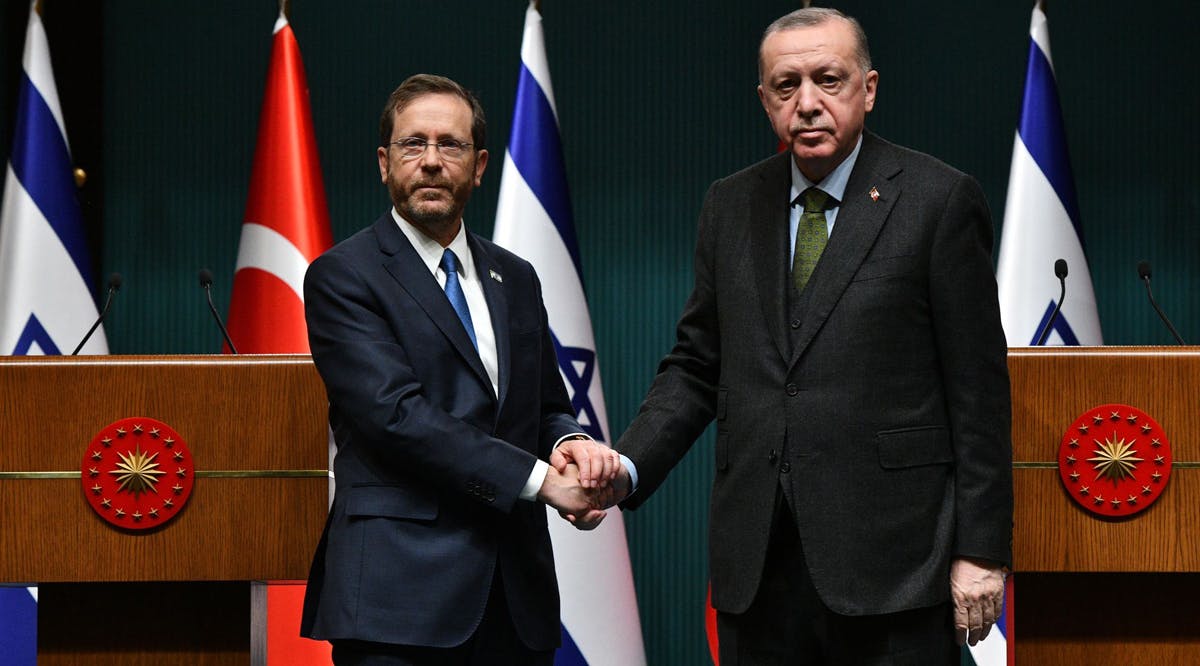 President Isaac Herzog (left) and Turkish President Recep Tayyip Erdogan at the presidential complex in Ankara