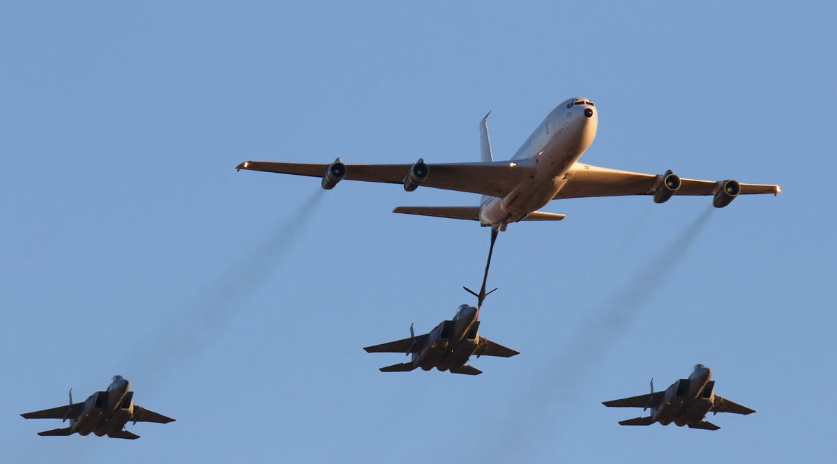 Boeing 707 and F-15 demonstrate mid-air refueling