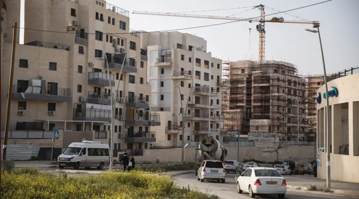 Housing goes up in the new neighborhood of Ramat Beit Shemesh Bet