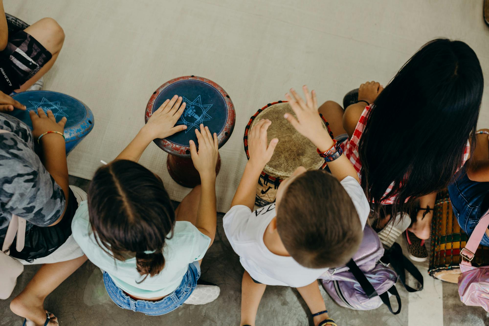 Auspiciando niños en situación de riesgo en el Millennium Center