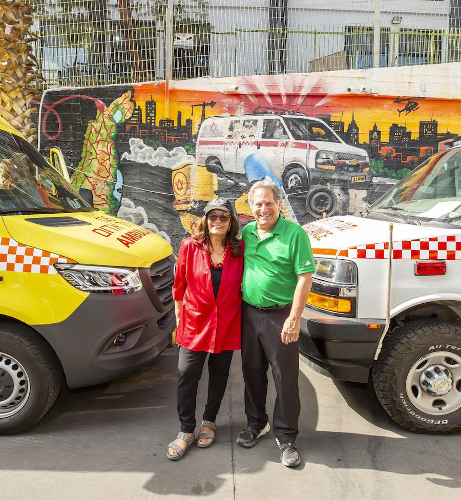 Salvando Vidas: Dos Ambulancias Donadas a MDA