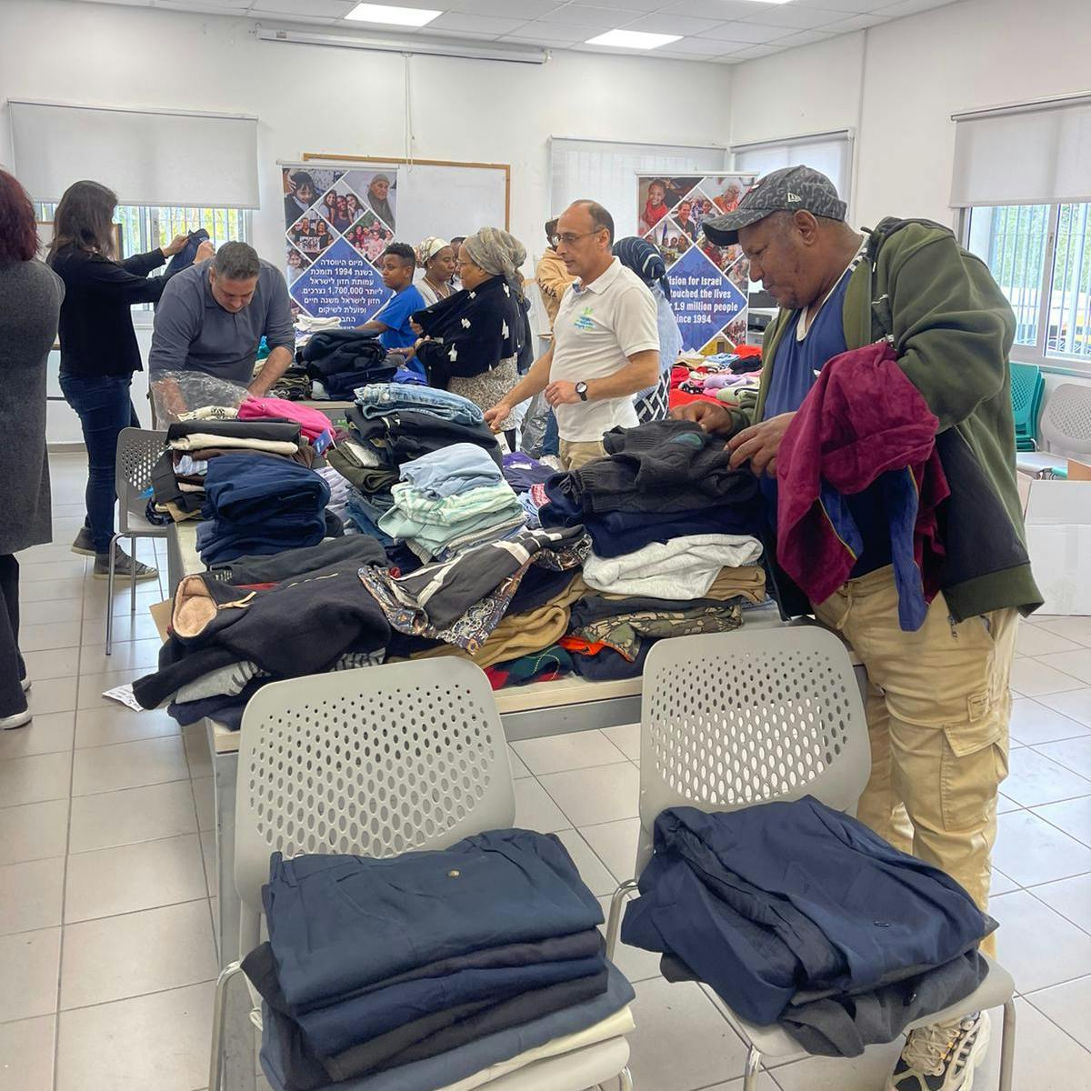 Kleiderbasar bringt Wärme für Familien in Not