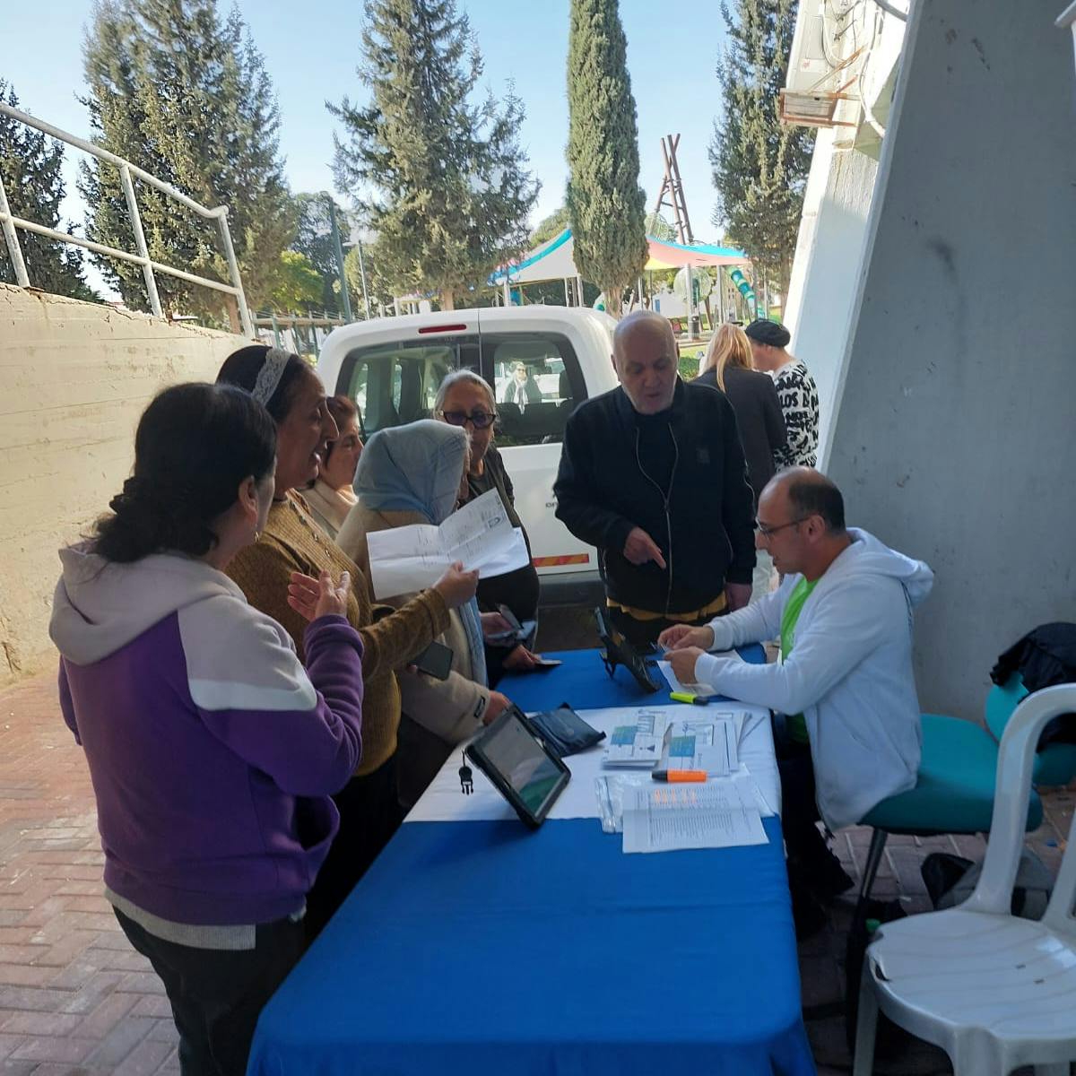 Essentiële hulp geleverd aan gezinnen die met moeilijkheden te kampen hebben