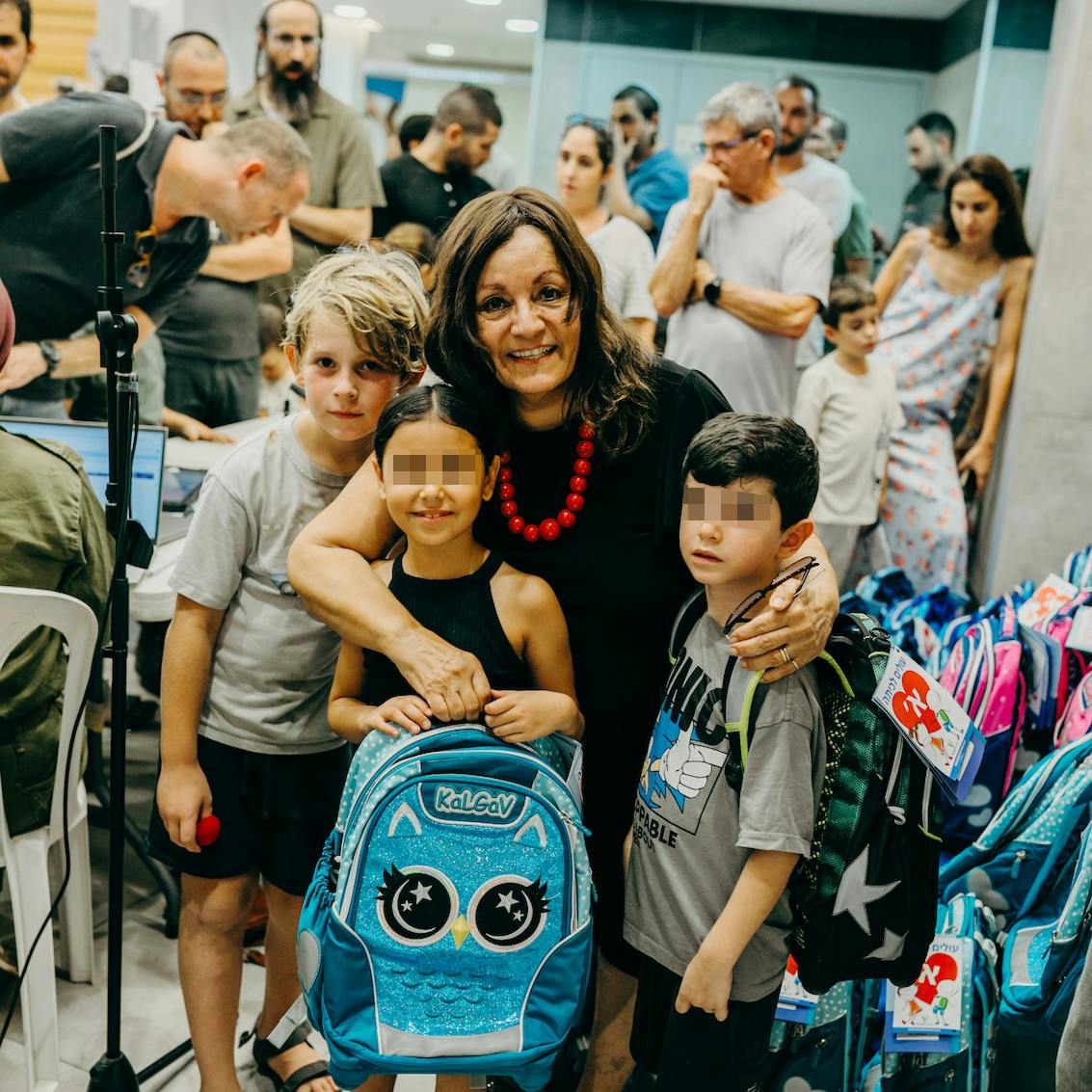 Alentando a los Hijos de los Soldados de la Reserva