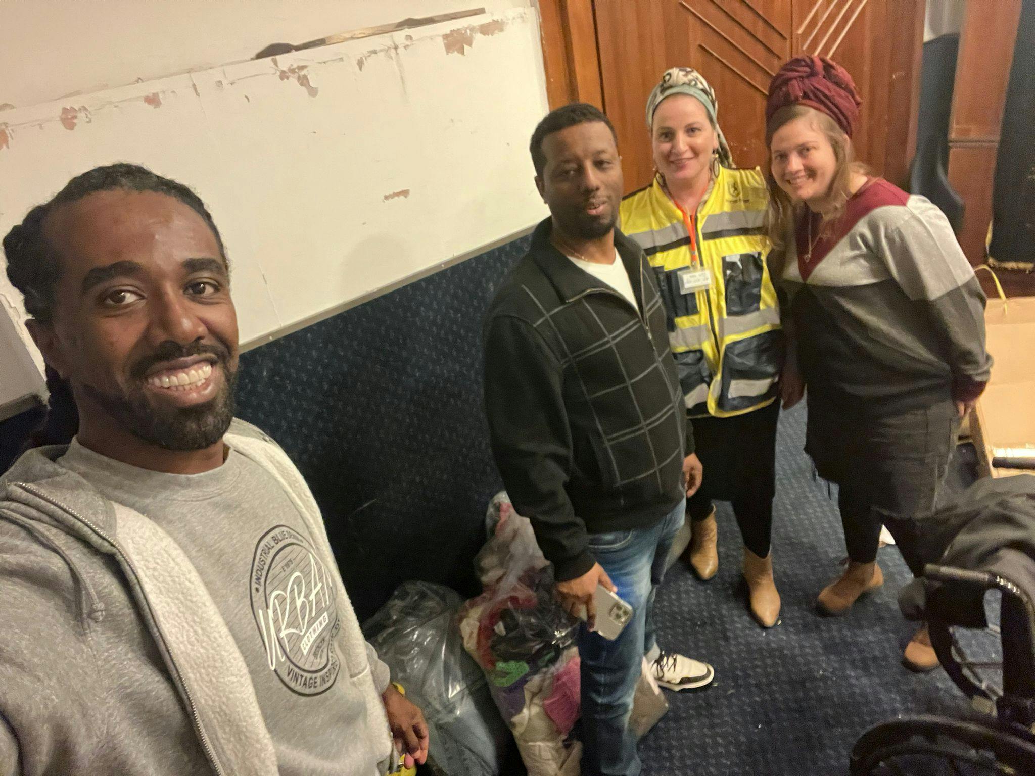 Kleding voor geëvacueerden die naar Jeruzalem zijn verhuisd