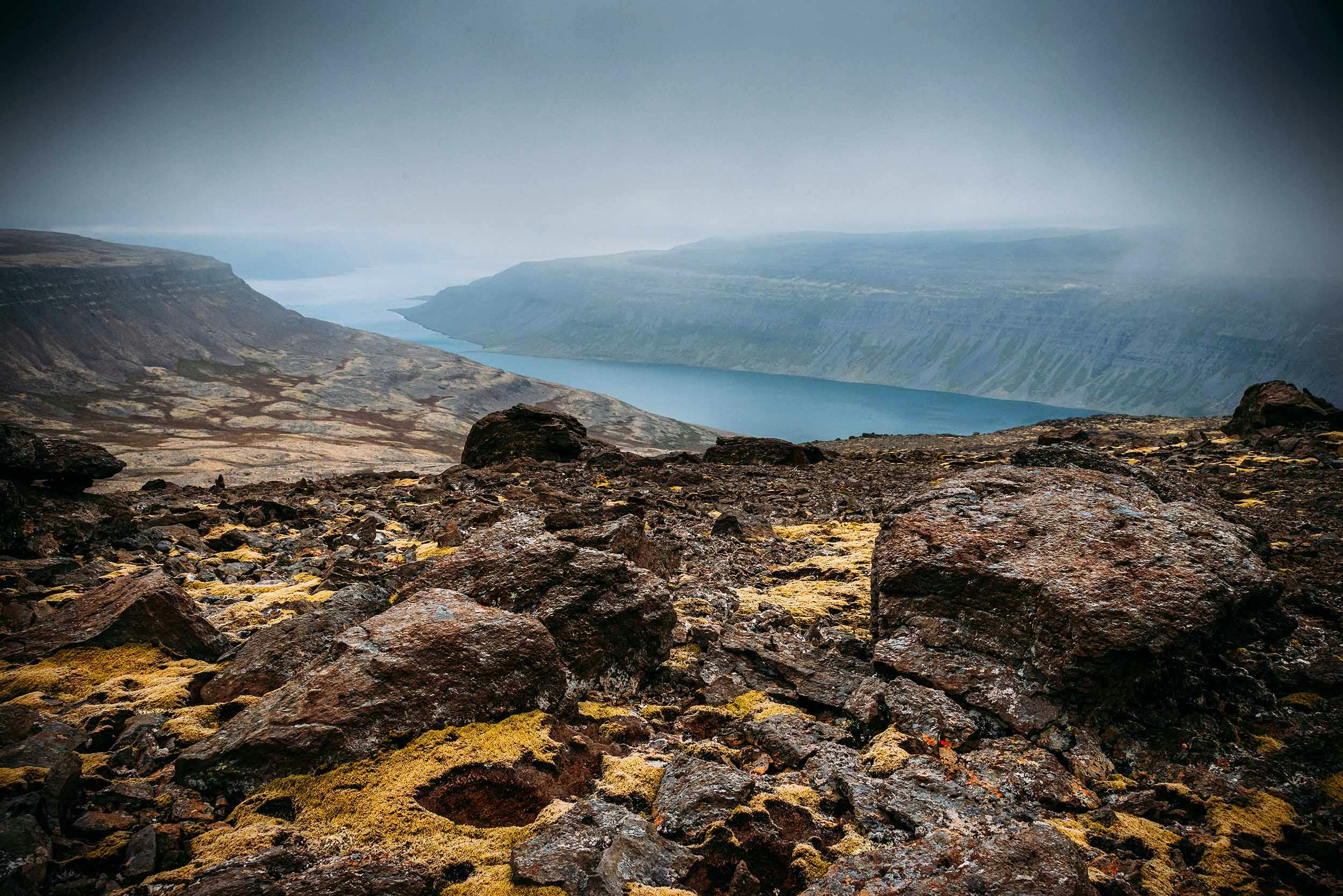 Felsen, Fjordblick, Patreksfjördur, Gláma, Westfjorde, Island