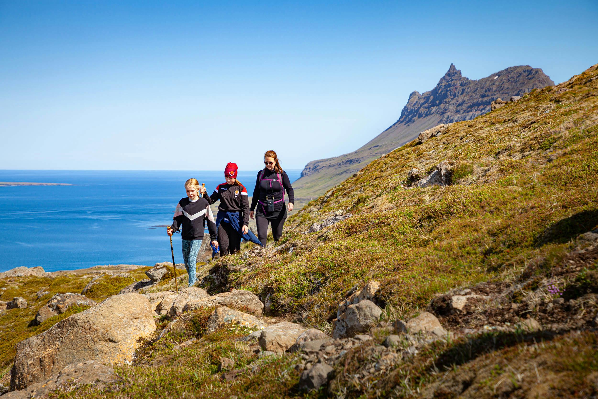 Wandergruppe, Landschaft, Hornstrandir, Westfjorde, Island