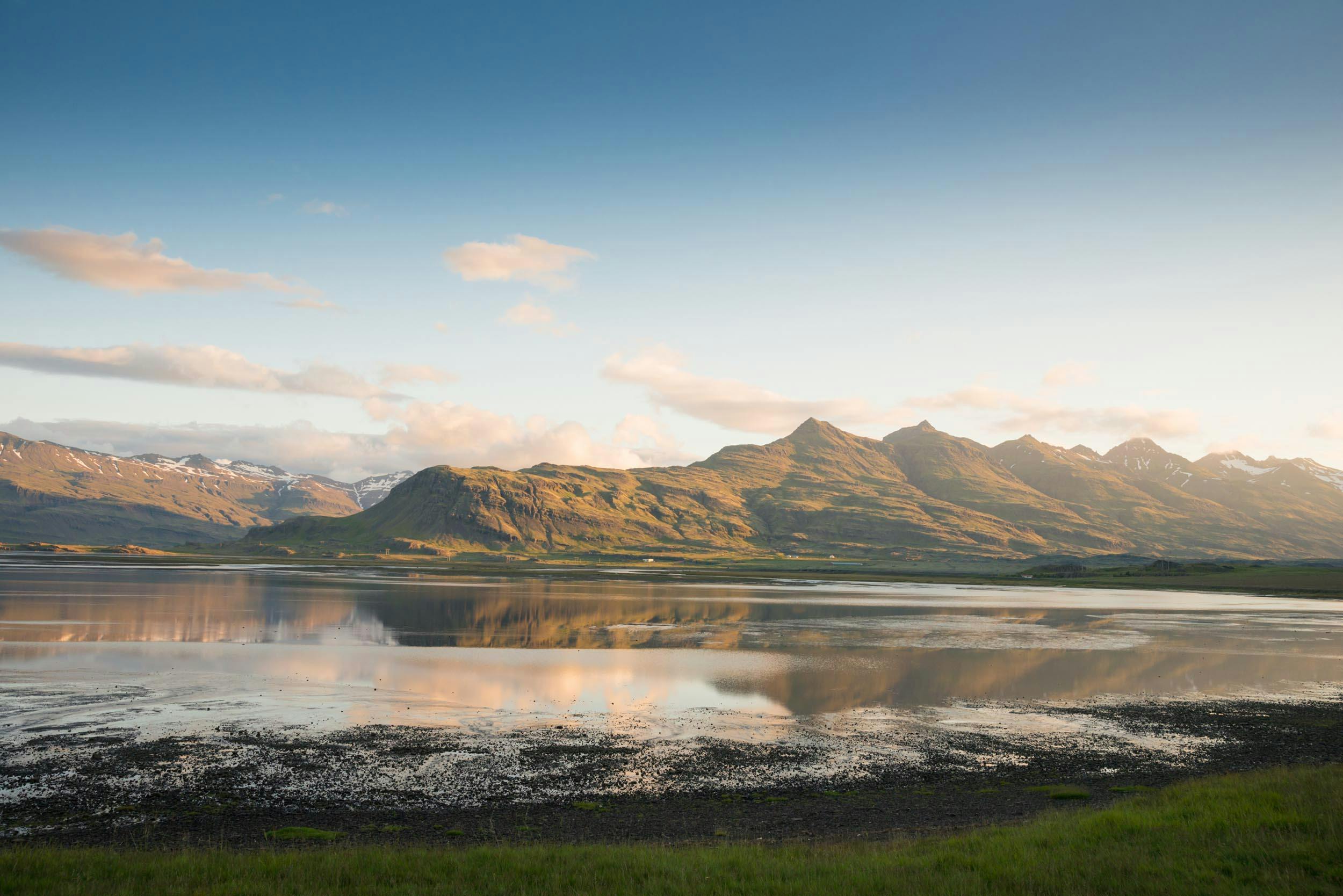 Fjord, Berge, Island