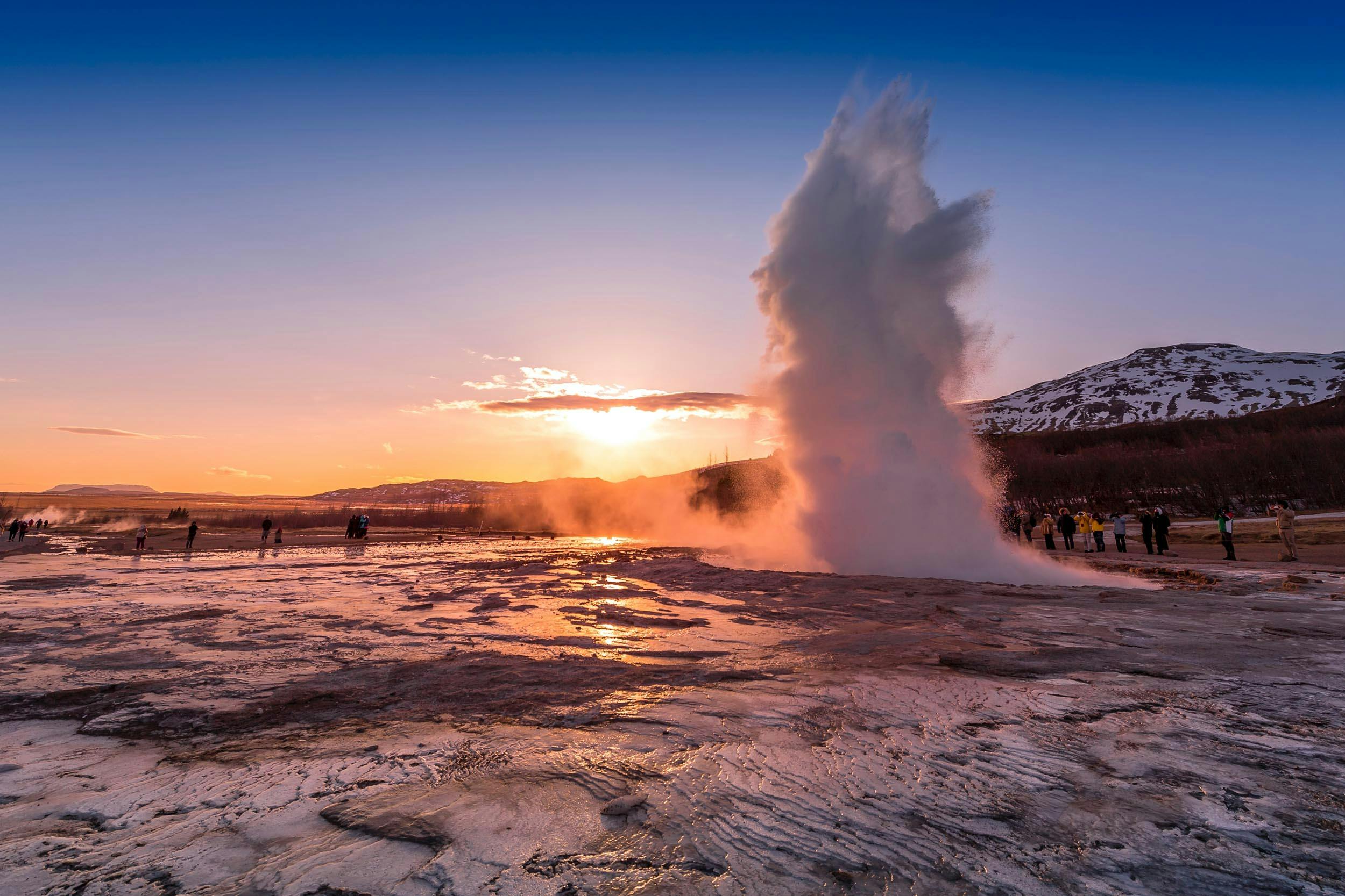 Geysir, Strokkur, Ausbruch, Sonnenuntergang, Island