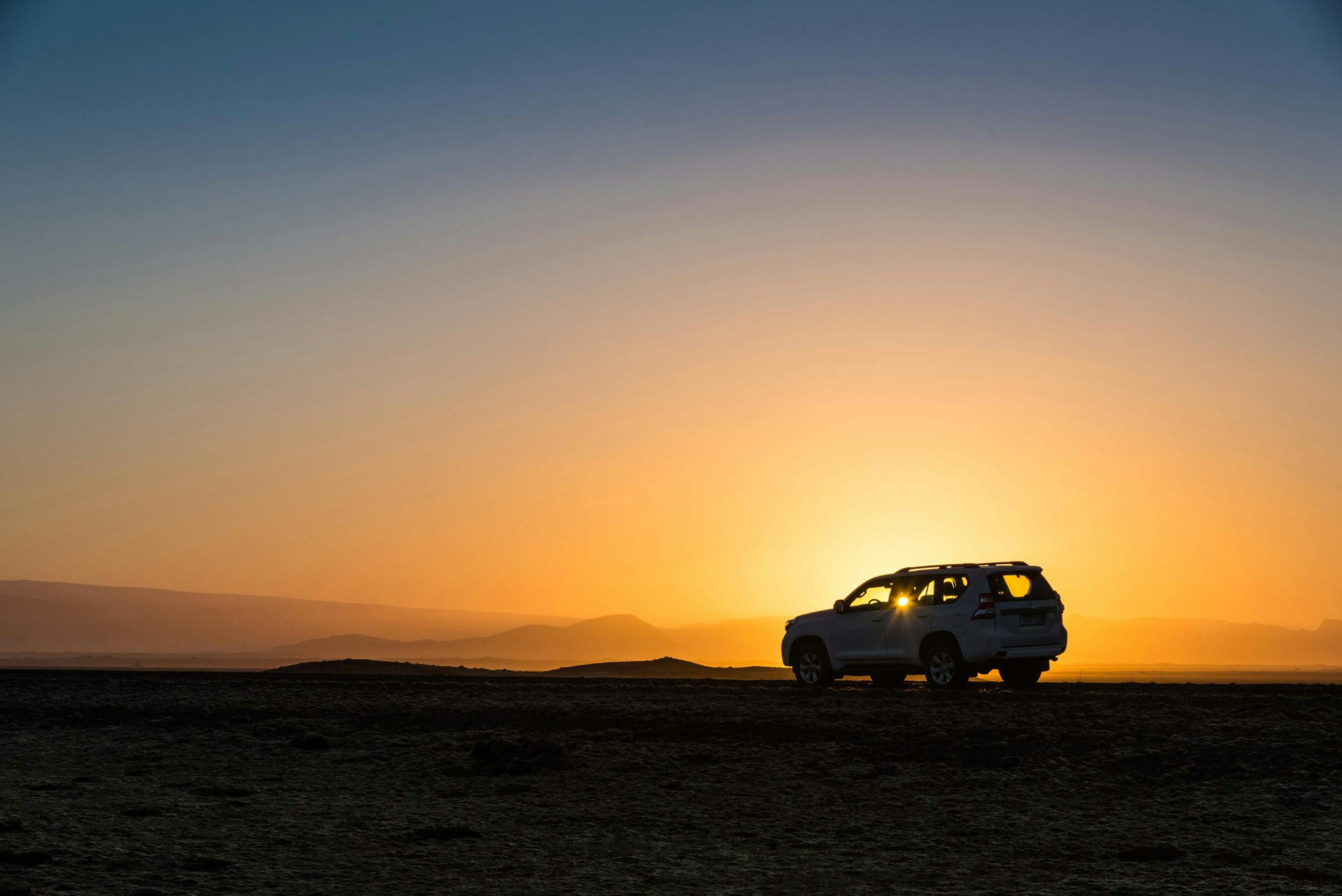 Jeep, Mitternachtssonne, Island