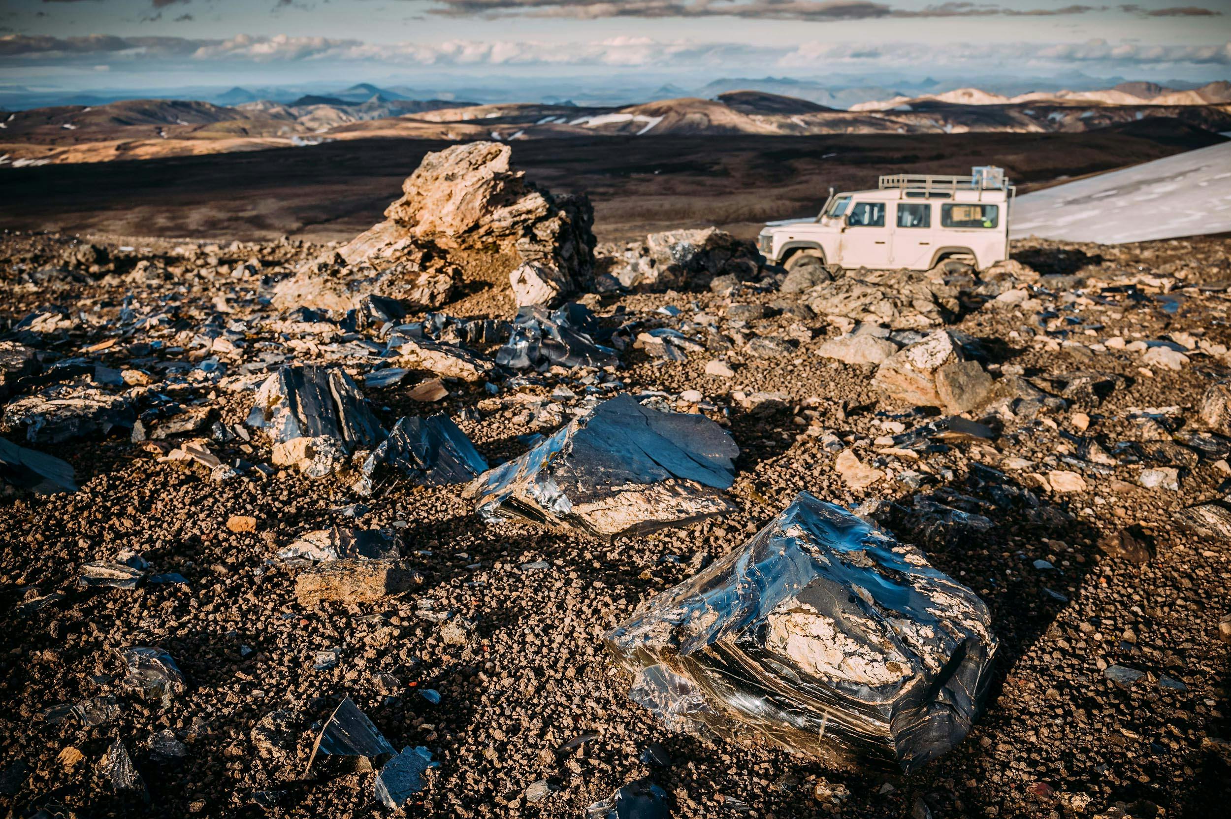 Obsidian, Jeep, island